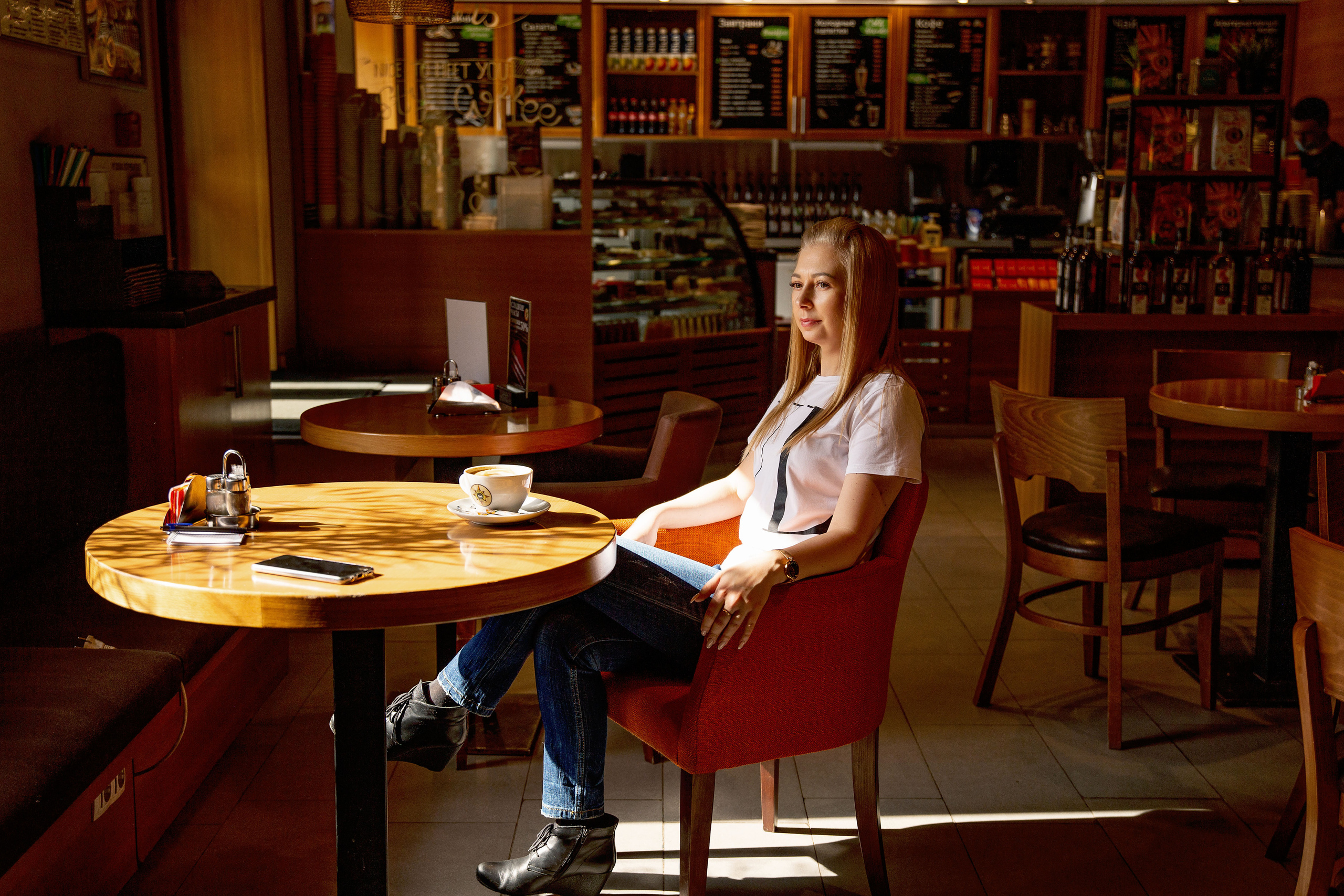 В кофейне. Рыжий Фотограф Иркутск