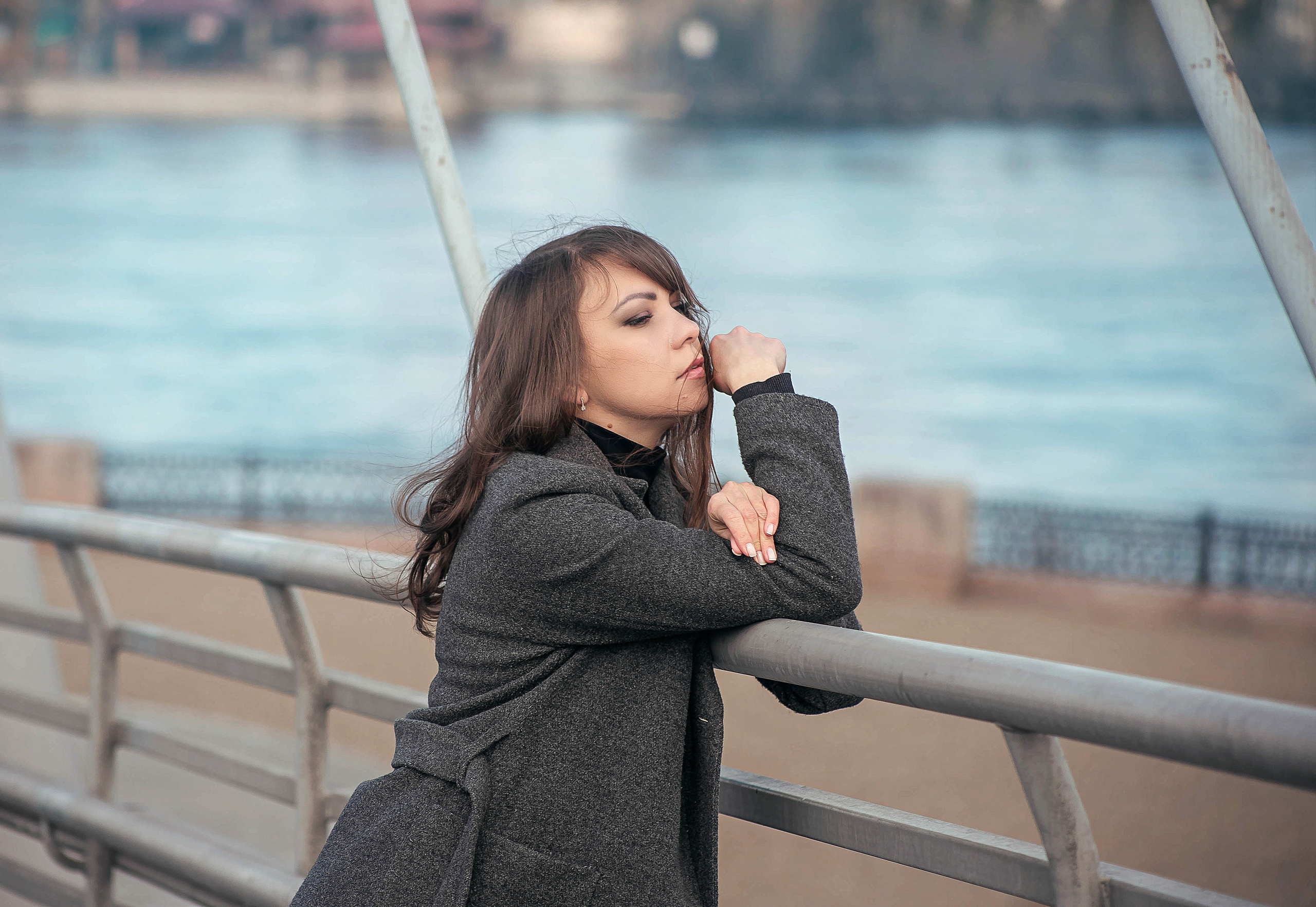 На мосту. Рыжий Фотограф Иркутск