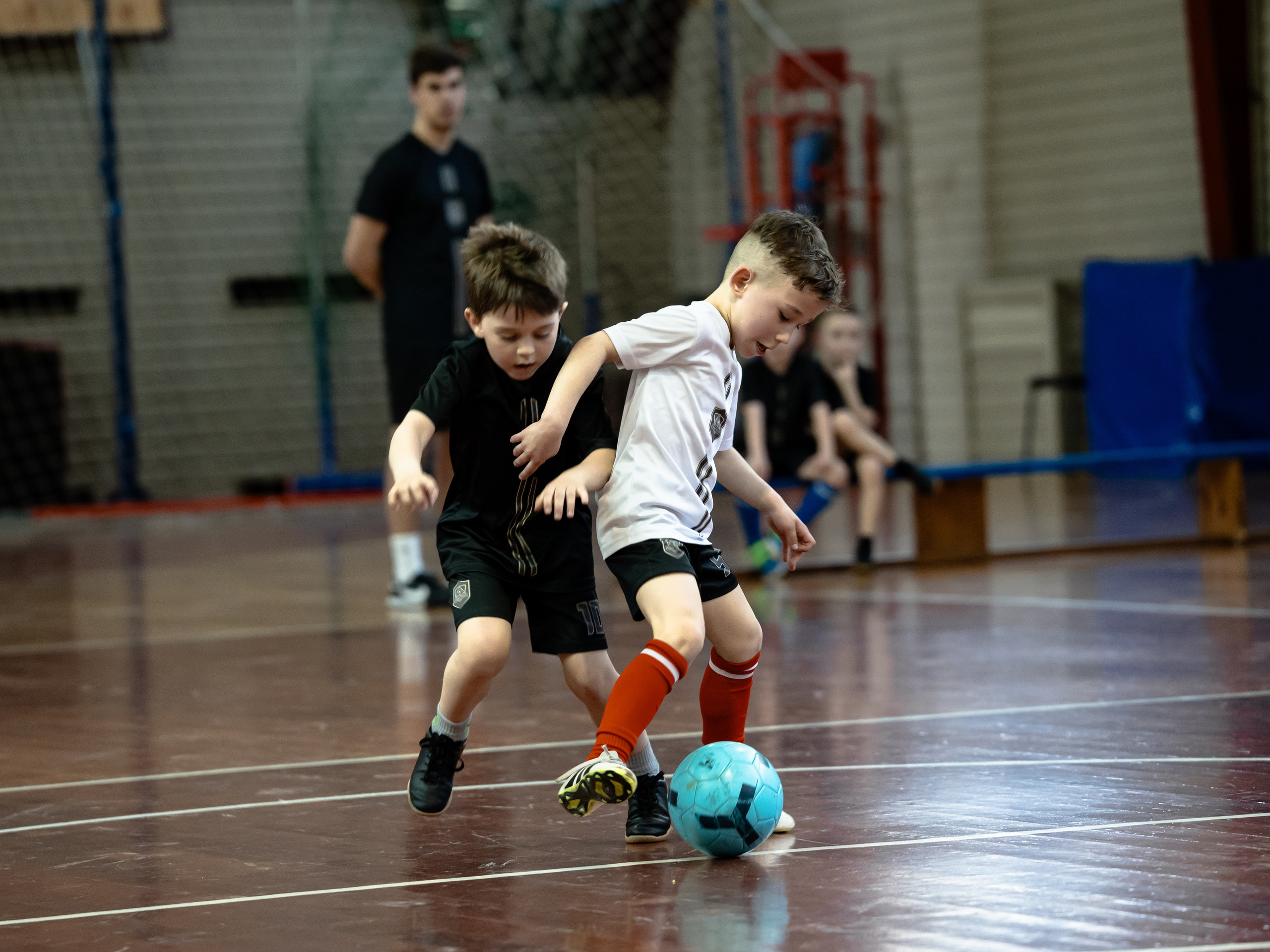 Тики-Така Противостояние 2025. Крамер Юлиана детский и семейный фотограф