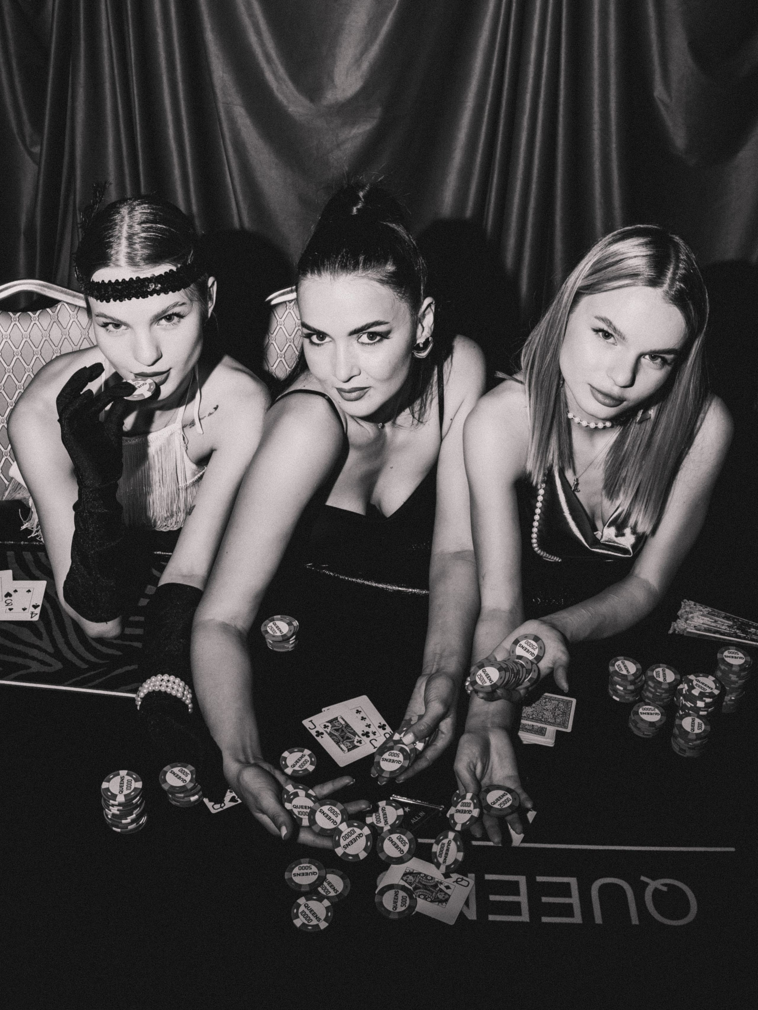 Покерный клуб QUEENS