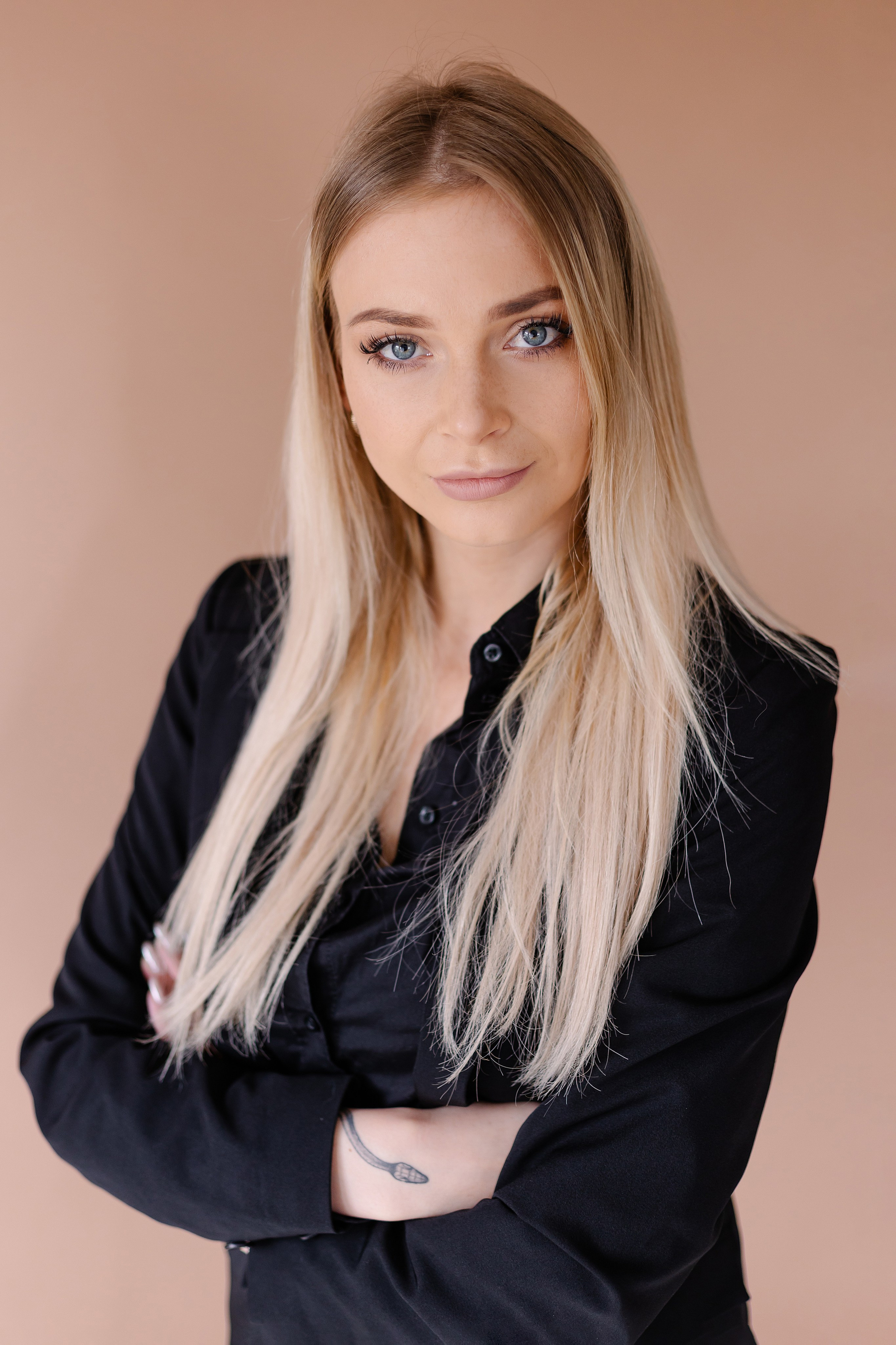 Professionelle Fotos für Bewerbung, LinkedIn und berufliche Profile. Fotografin in München Dasha Antipina