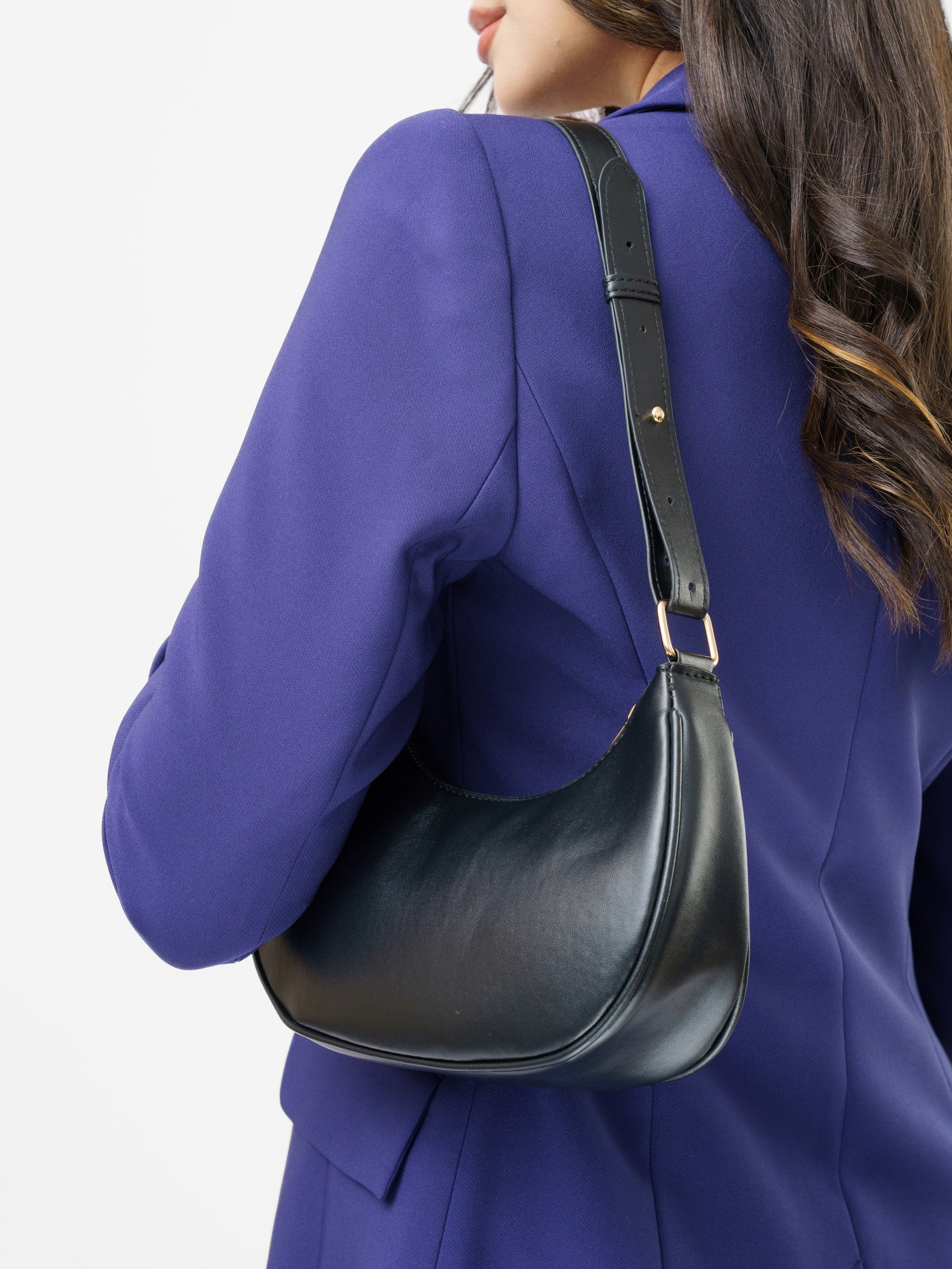 Съемка сумок со стилистом. KED Production — продакшн из СПб. Создаём фото, видео и контент, который помогает брендам и селлерам продавать больше