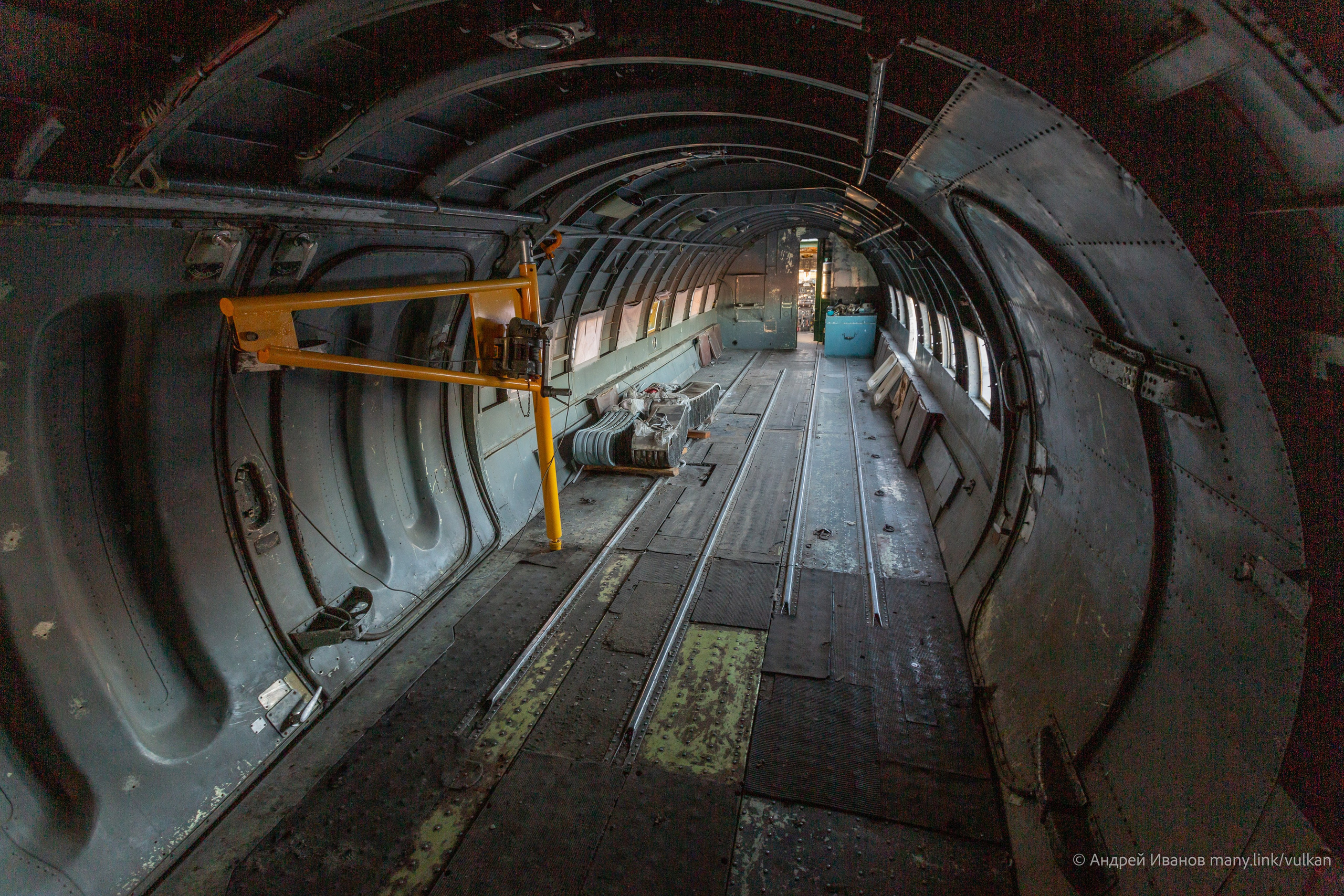 Ил-14Т «Голубая Мечта» (2026 г.). Фотоальбом показывающий увлекательный мир авиации и мир медведей Андрея Иванова