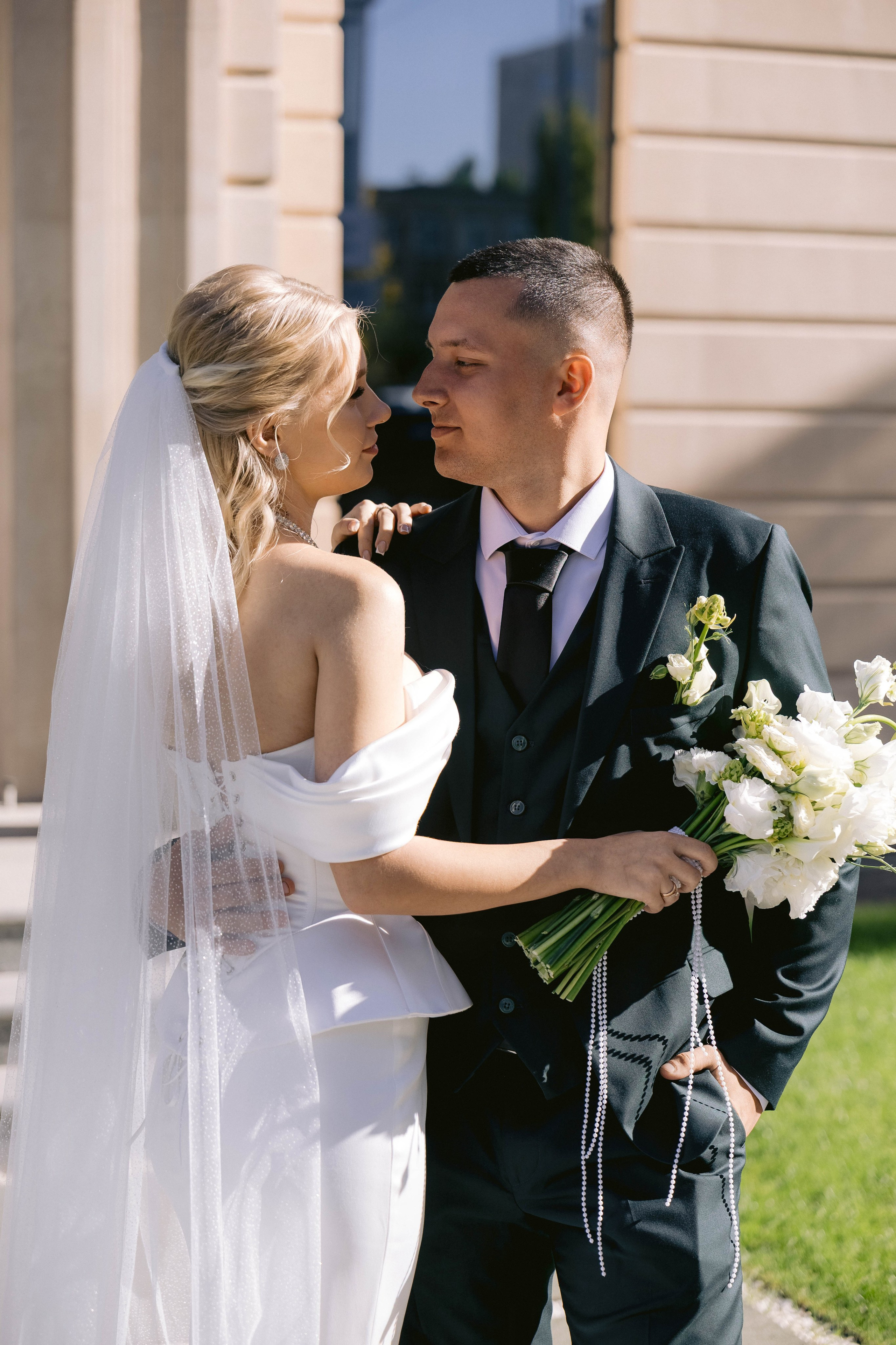 Ангелина, Ефим (прогулка после ЗАГСа). Фотограф в Волгограде Кристина Прохоренко