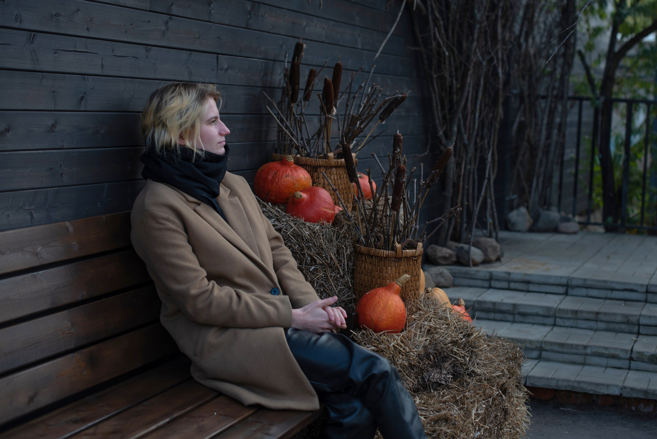 Даже будничные сцены вдруг становились живыми картинами.