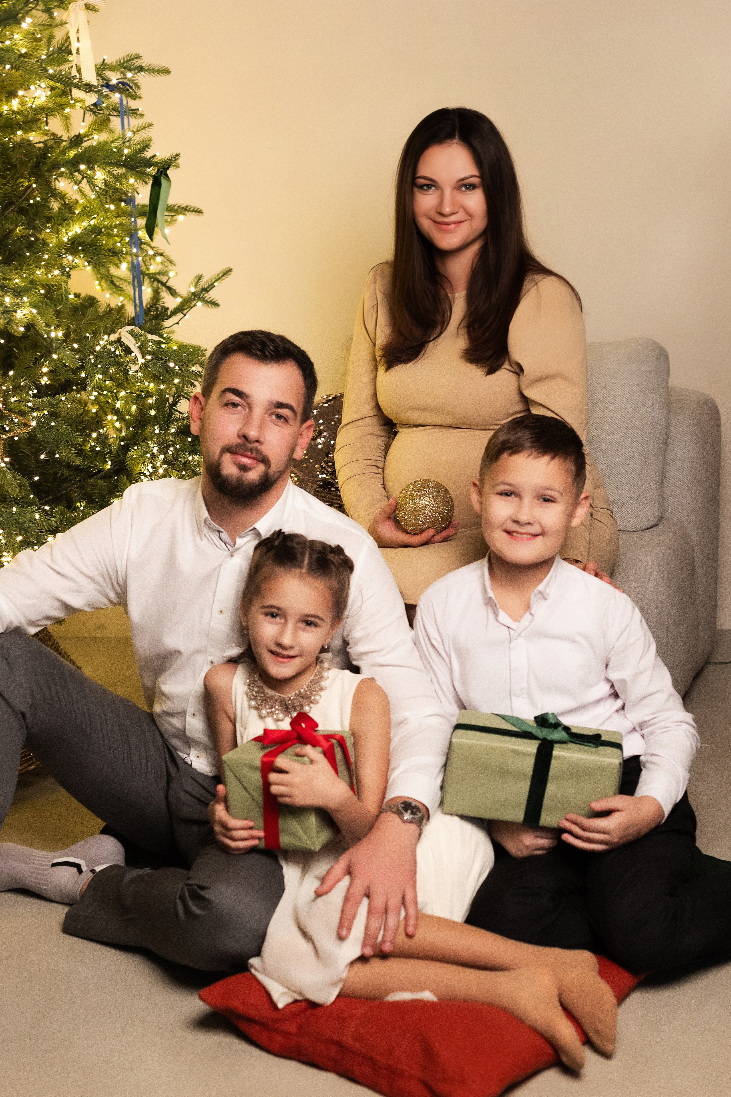 Ирина, Юрий, Влад и Милана. Фотограф ВИКА МЕДУЗА