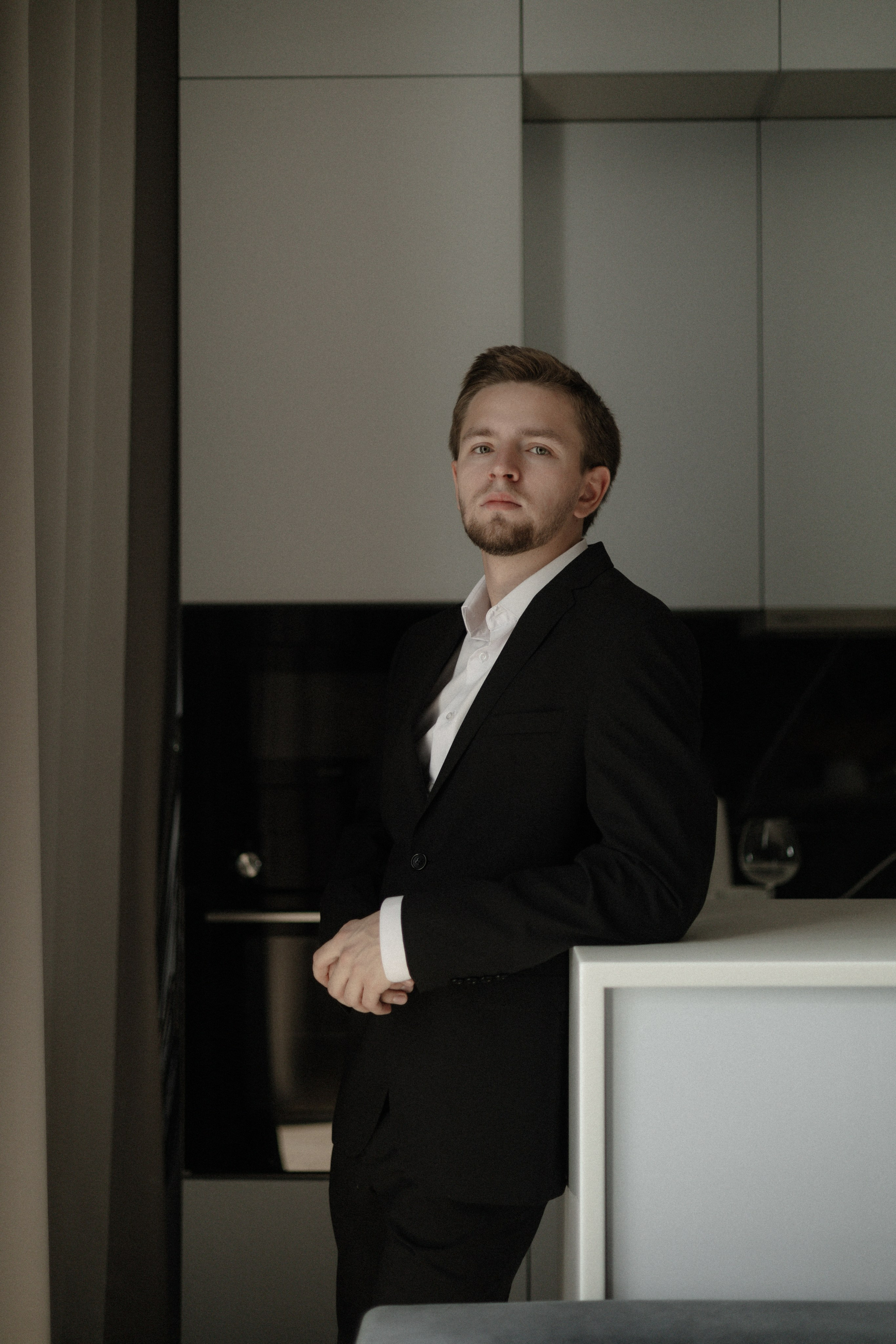 Арина и Дима. Сборы, роспись и прогулка. Свадебный и портретный фотограф в Москве Анастасия Масюк