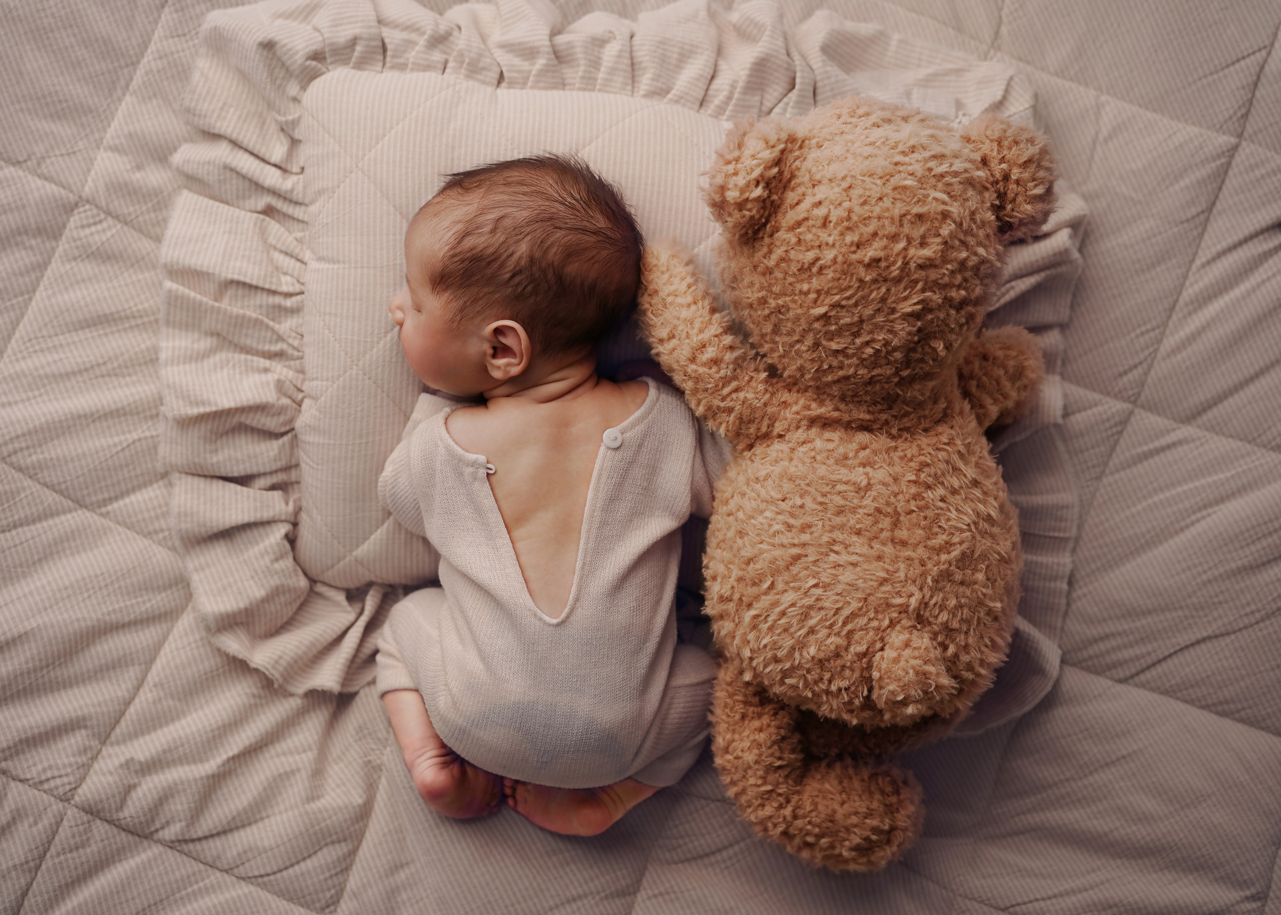 Natural (0-60 дней от роду). Фотограф новорожденных в Ялте