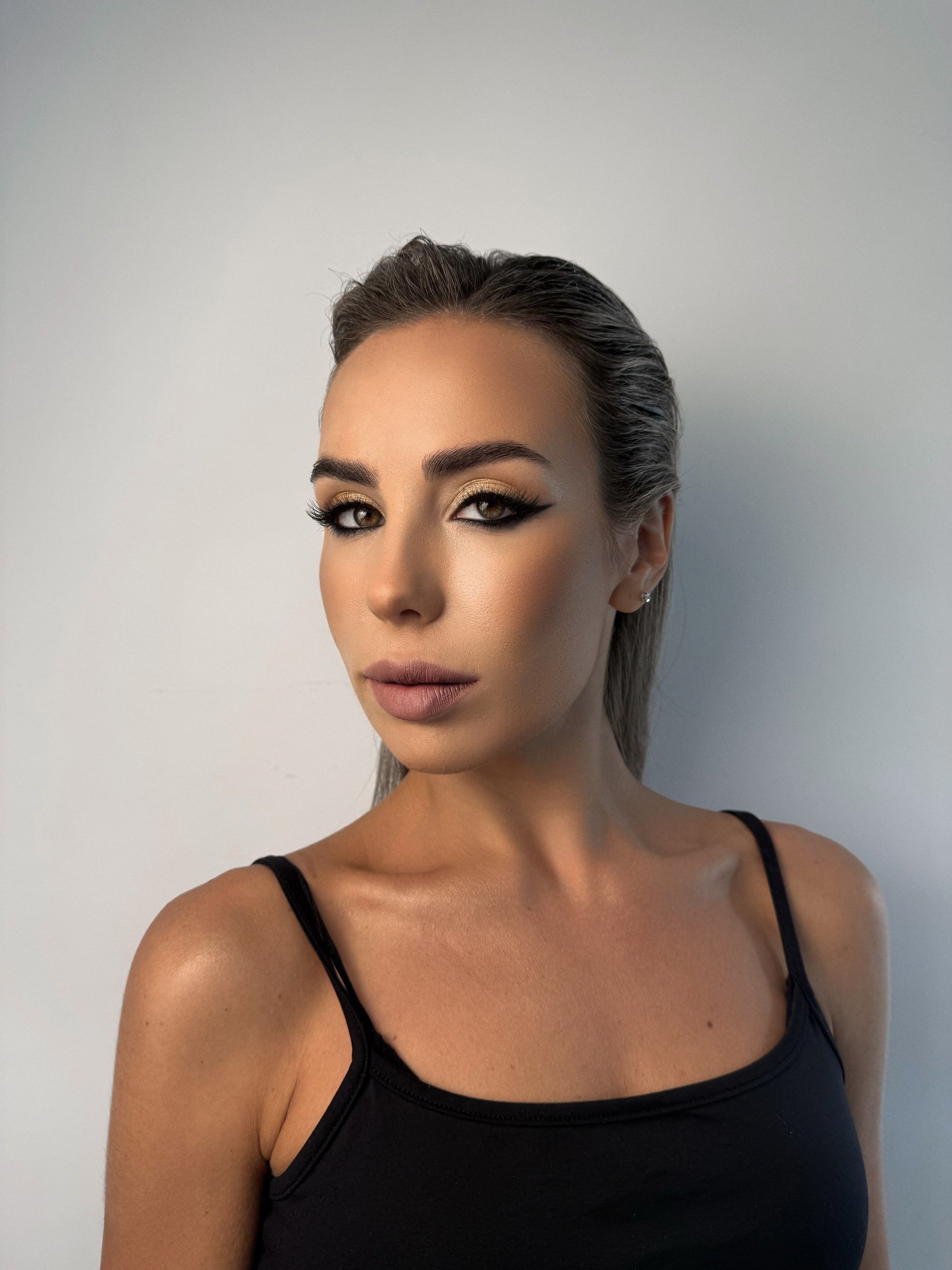 Образы. Студия визажистов, стилистов по прическам, бровистов и мастеров по ресницам