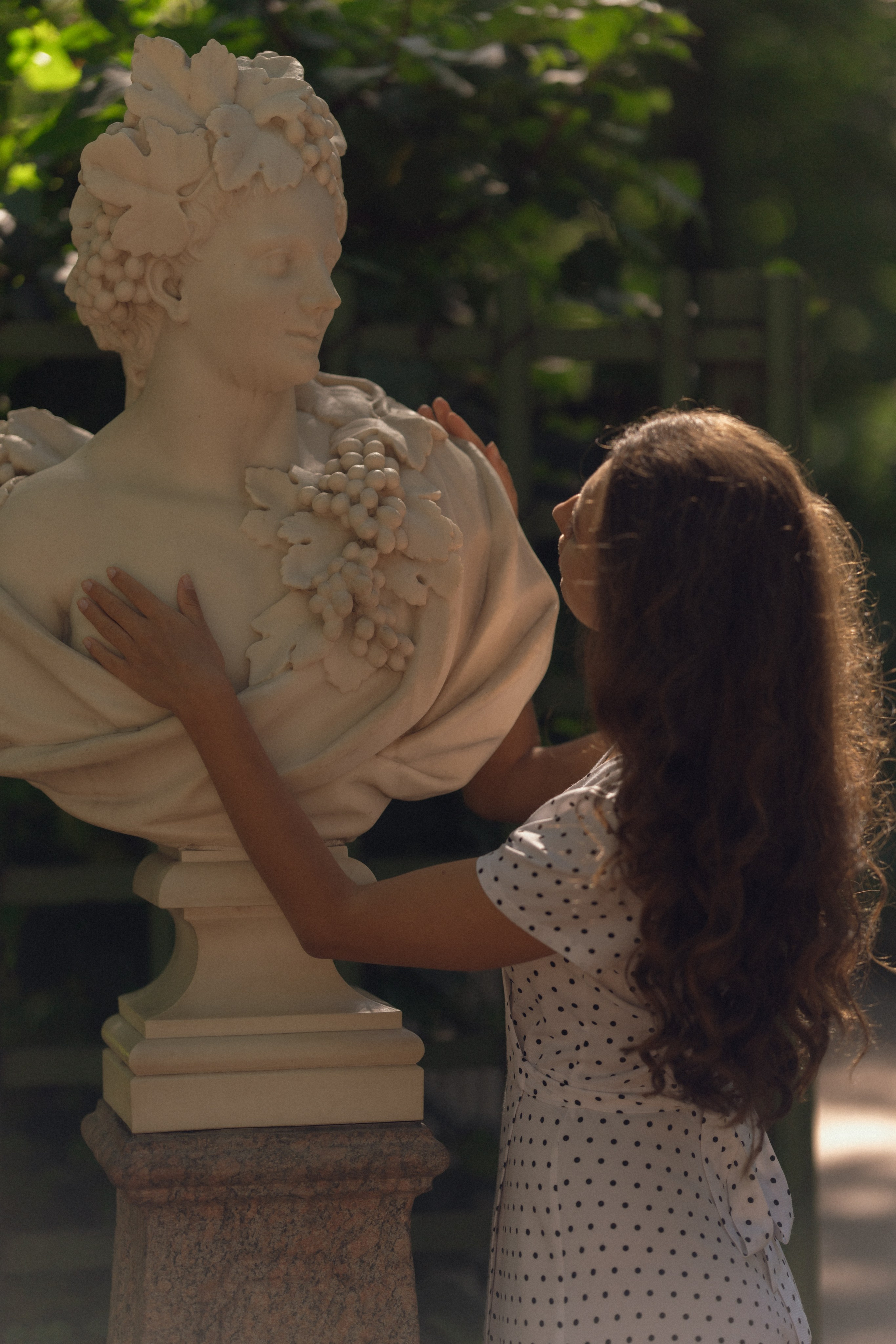 Виолетта в Летнем саду. Семейный и портретный фотограф в Санкт-Петербурге Татьяна Гримоть
