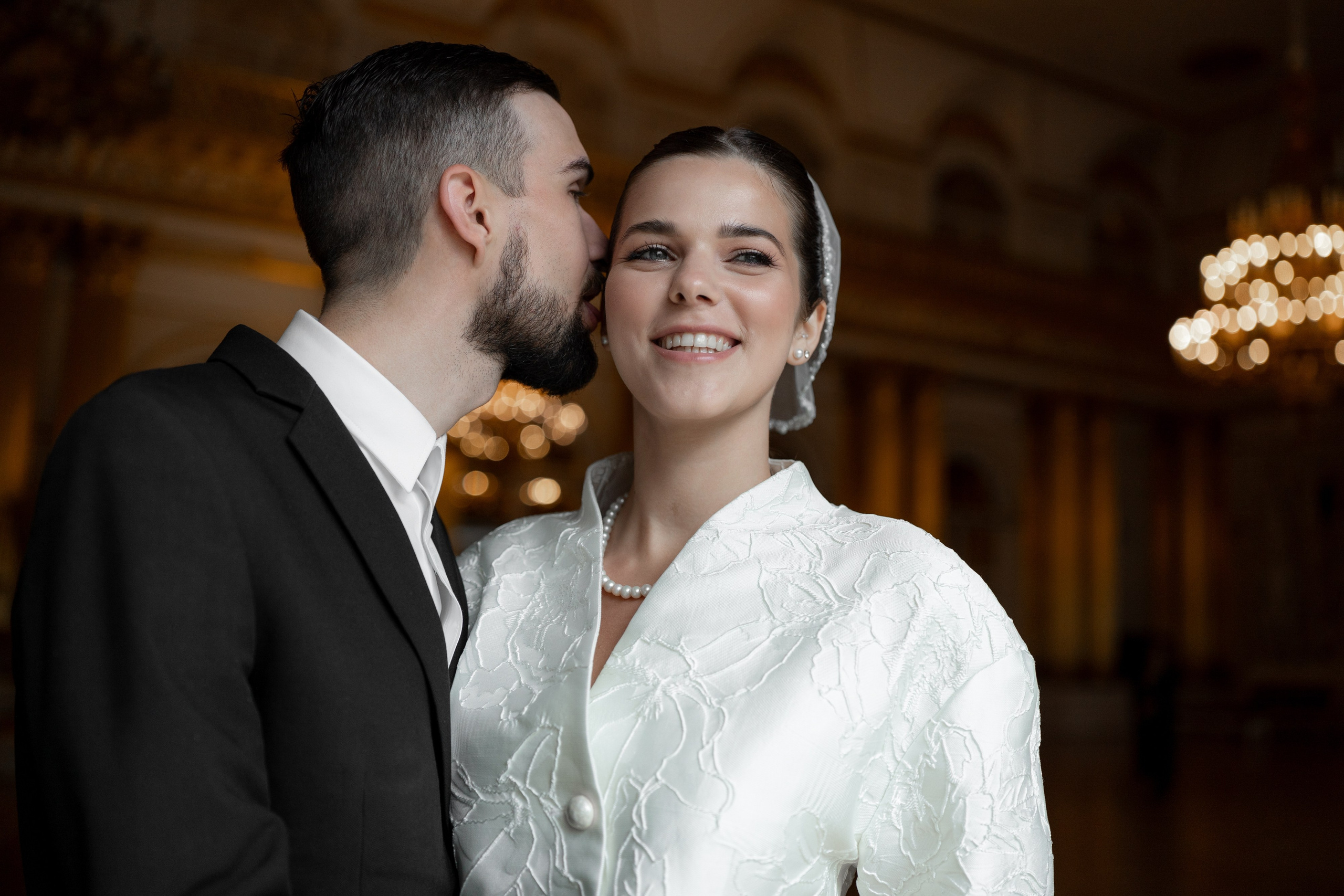 Свадебная фотосессия в Апреле в Петербурге. Свадебный фотограф Александр Невский в Санкт-Петербурге