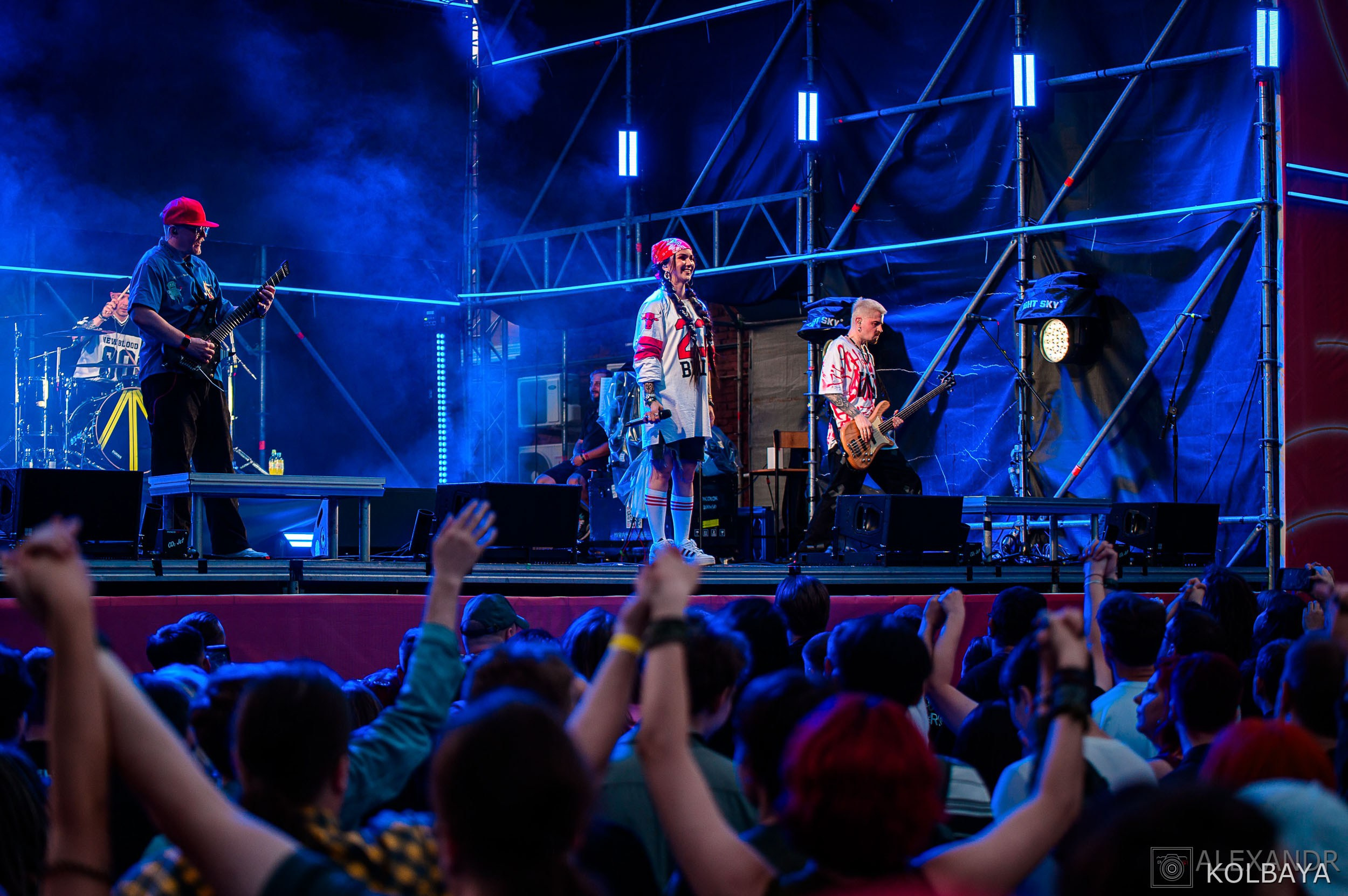 Фоторепортаж с концерта группы СЛОТ на Red Summer 2025. Концертный и театральный репортажный фотограф в Москве Александр Колбая