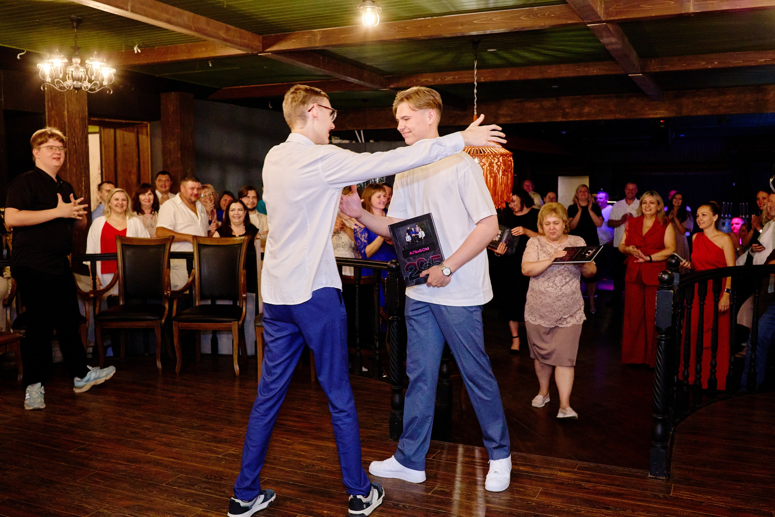 Выпускной 35 Сош. Фотограф Выпускные альбомы Таганрог Сергей Коробченко