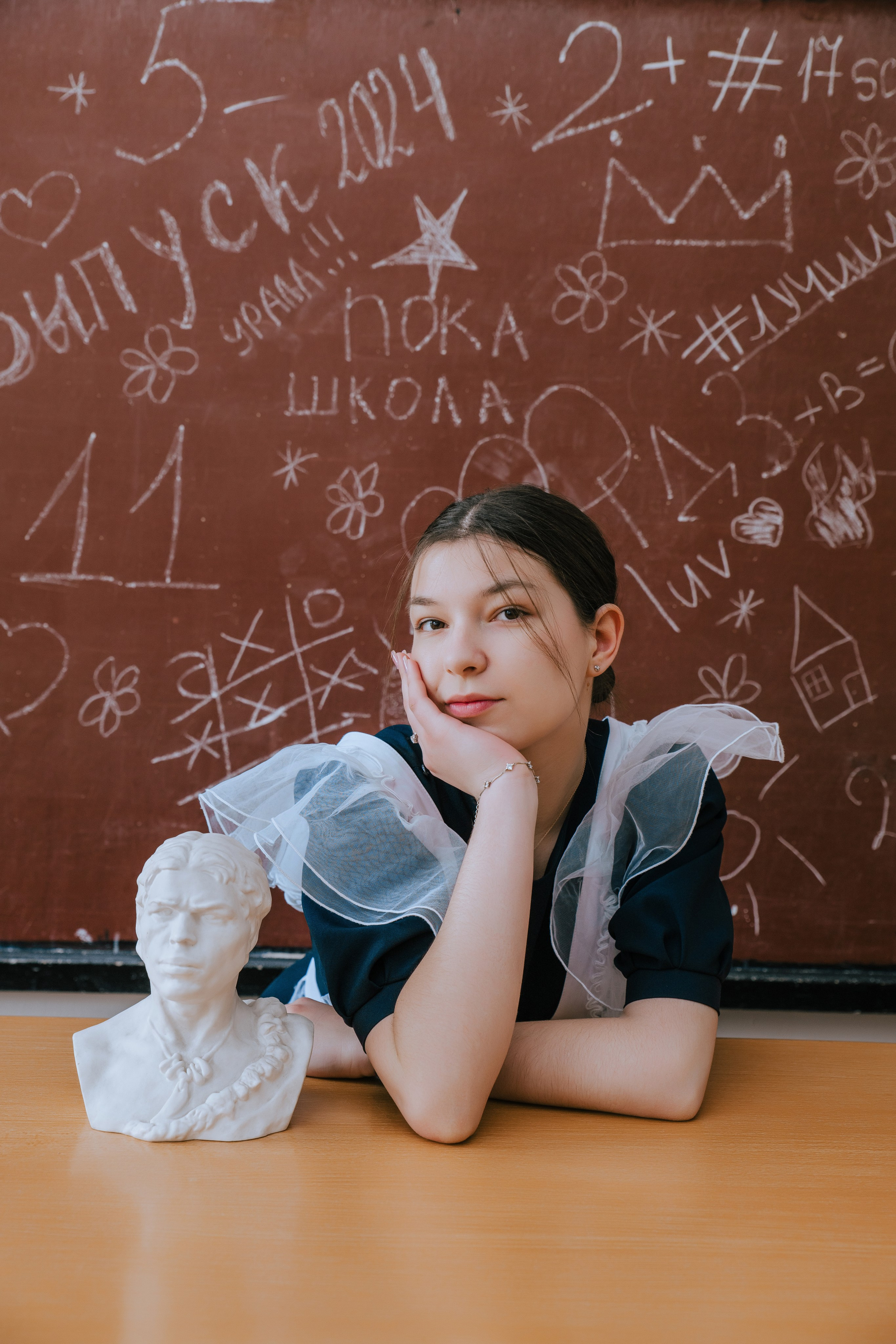 11А — школа № 17 Выпуск 2024. Фотограф Ярмишко Дарья. Выпускные фотокниги