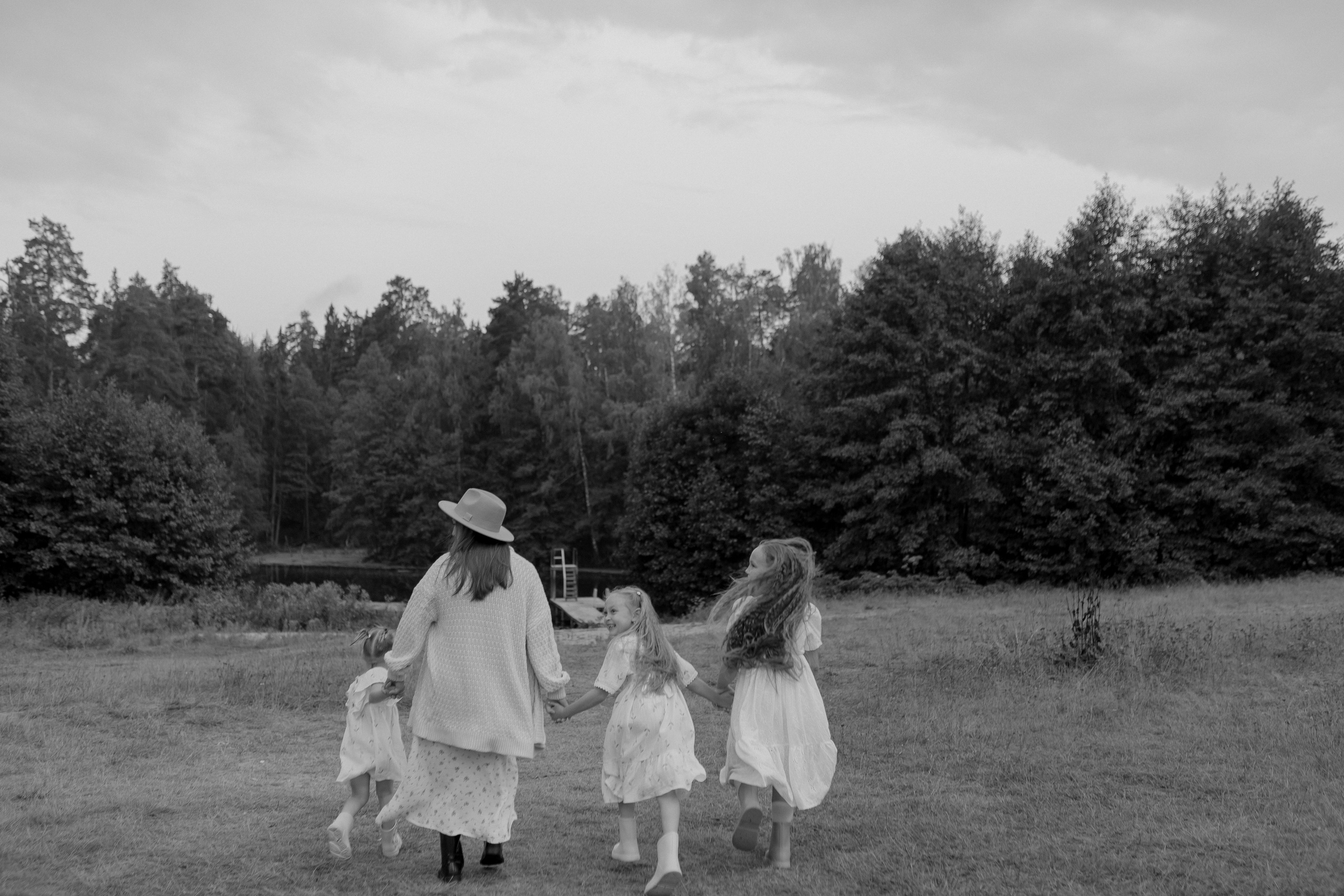 Мама Алина, Маша, Дина и Анечка. Фотограф Татьяна Семенова