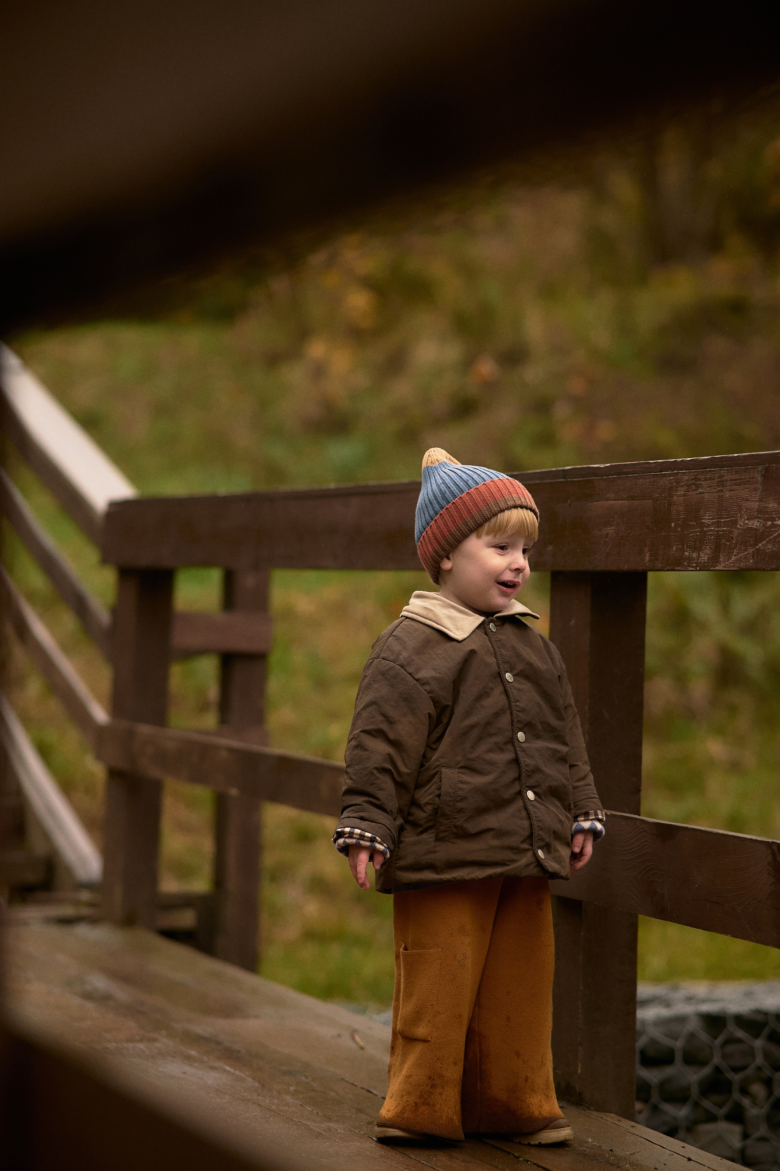 Света и Илюша под дождём. Семейный и свадебный lifestyle-фотограф в Москве Мария Петрова
