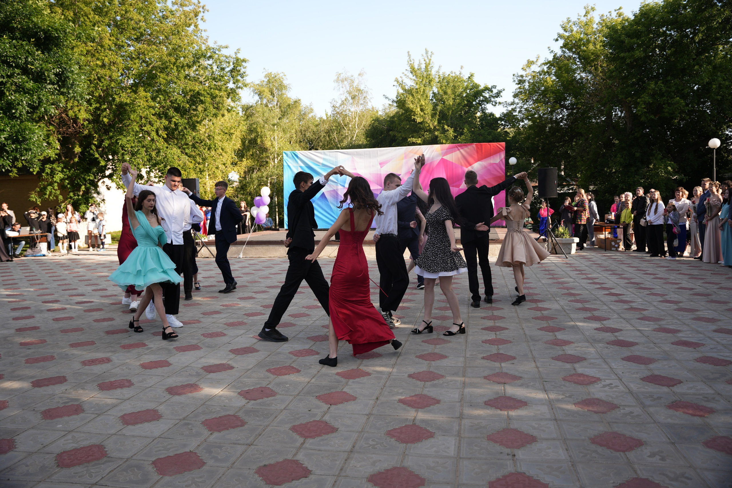 Выпускной в парке. Ольга Плаксина фотограф в Саратове