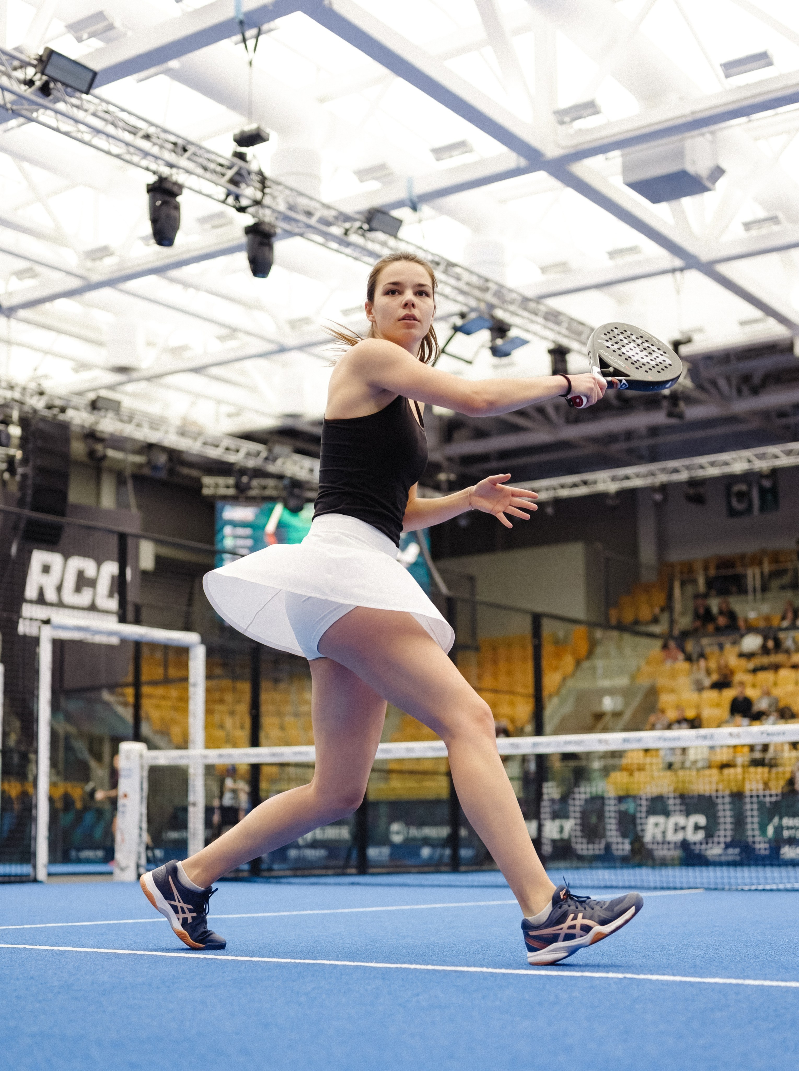 Портретная фотосессия на корте: Ульяна в Падел-арене РМК | Фотограф Екатеринбург. Фотограф Дмитрий Судаков — Свадебная и репортажная съемка в Екатеринбурге и Москве