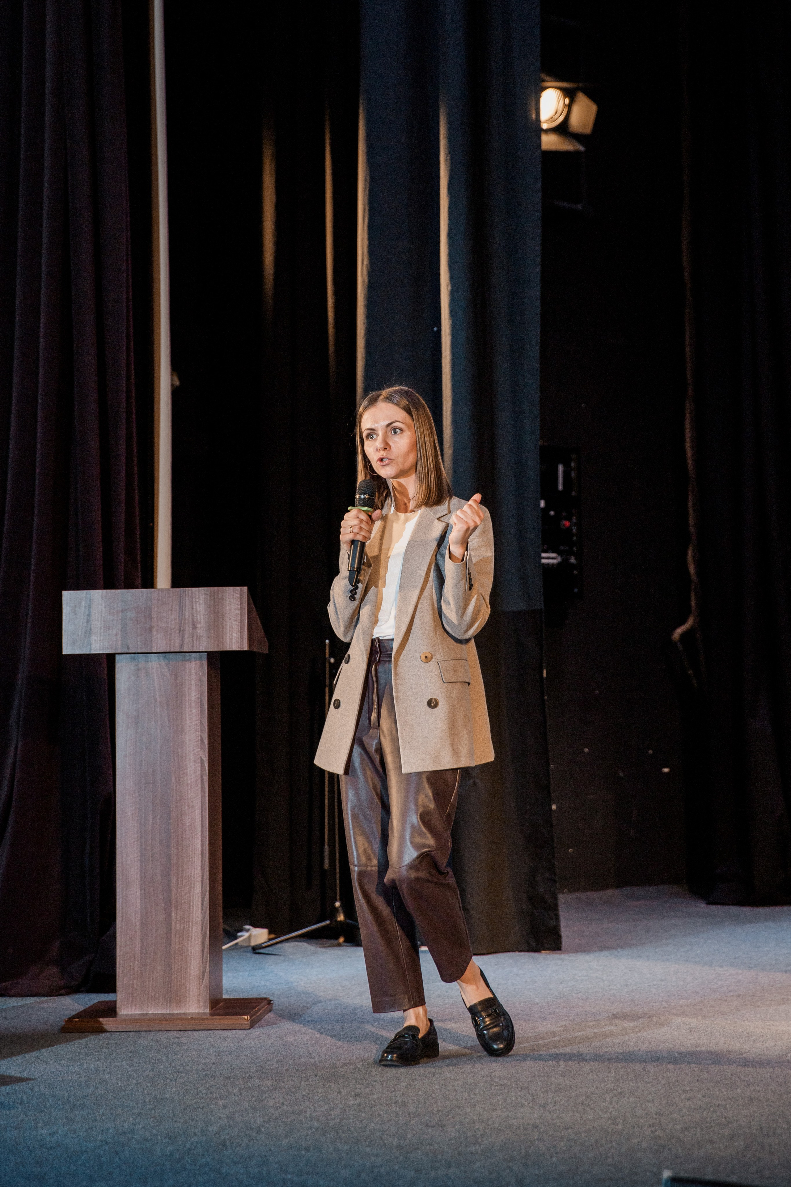 Конференция для мам. Репортажный и портретный фотограф в Екатеринбурге Гизатуллин Марат