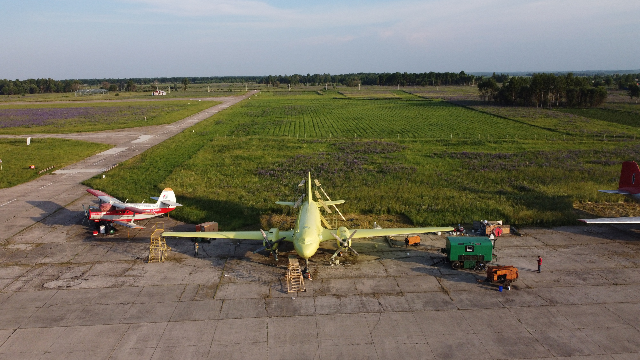 Ил-14Т «Голубая Мечта» — покраска (2022г). Фотоальбом показывающий увлекательный мир авиации и мир медведей Андрея Иванова