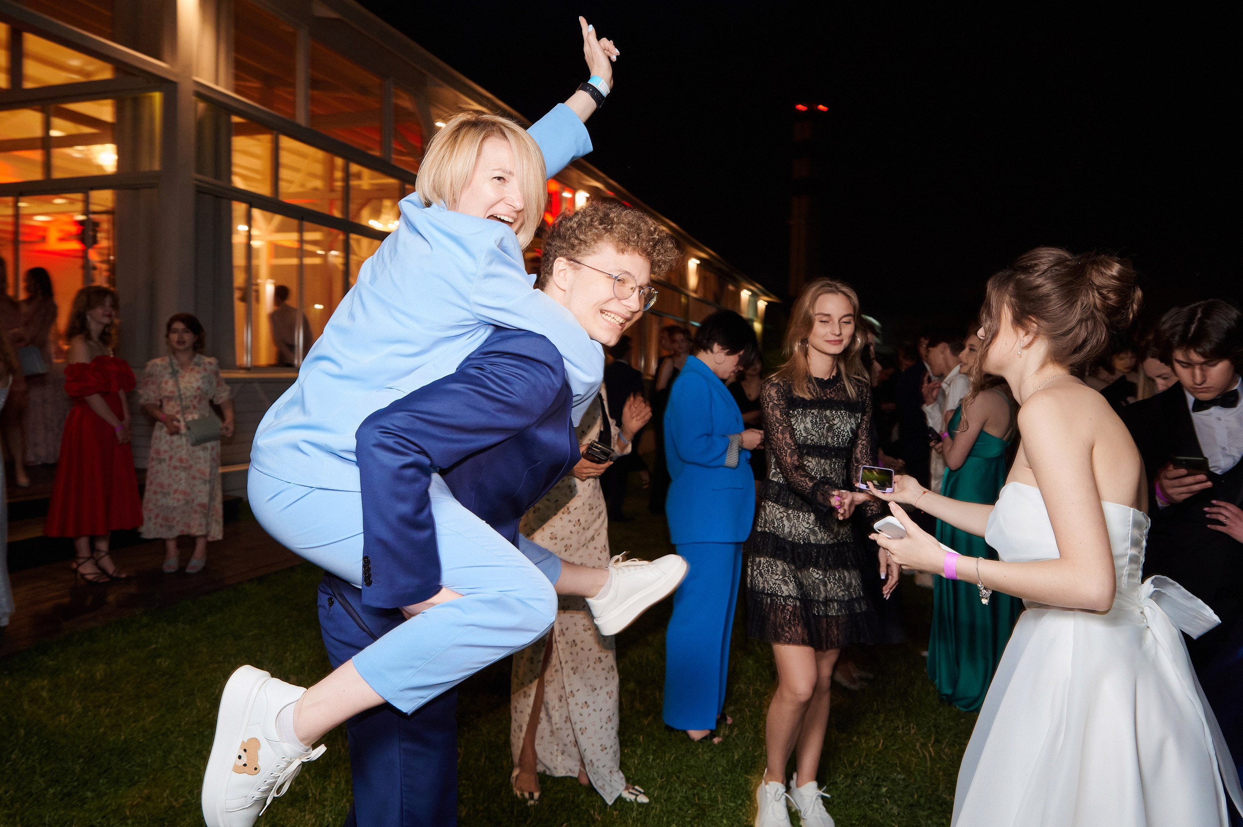 Школа. Выпускные 11 классы. Goganaft.ru — Репортажный фотограф в Москве Георгий Коненков