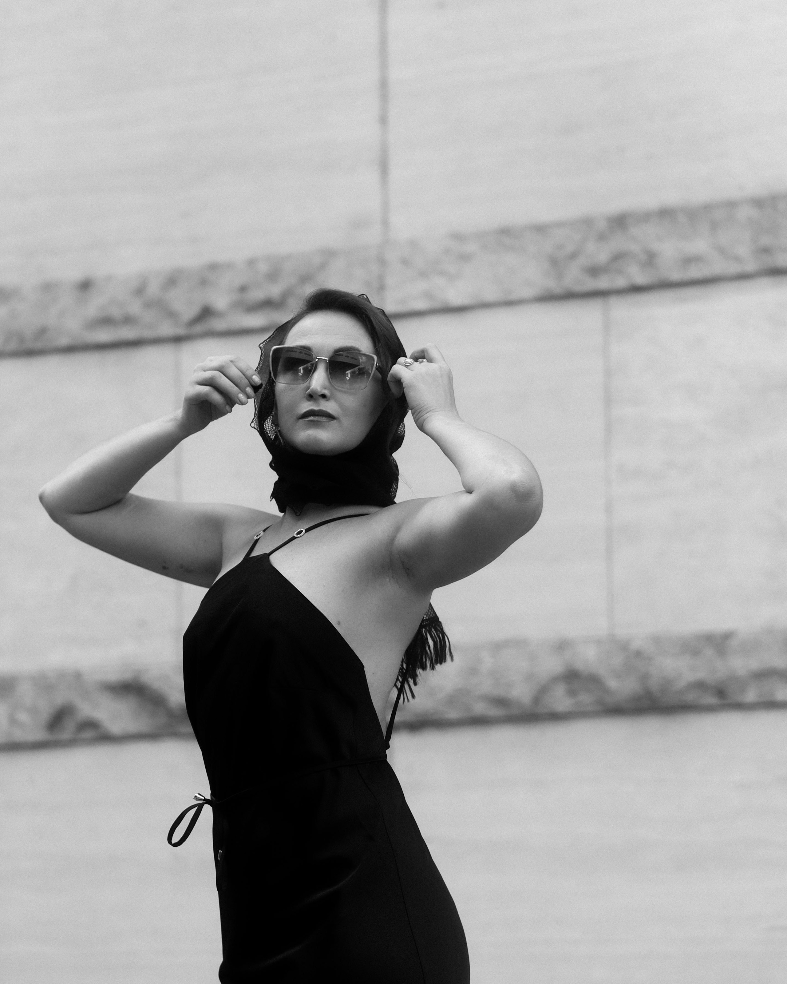 черно-белый женский портрет в итальянском стиле