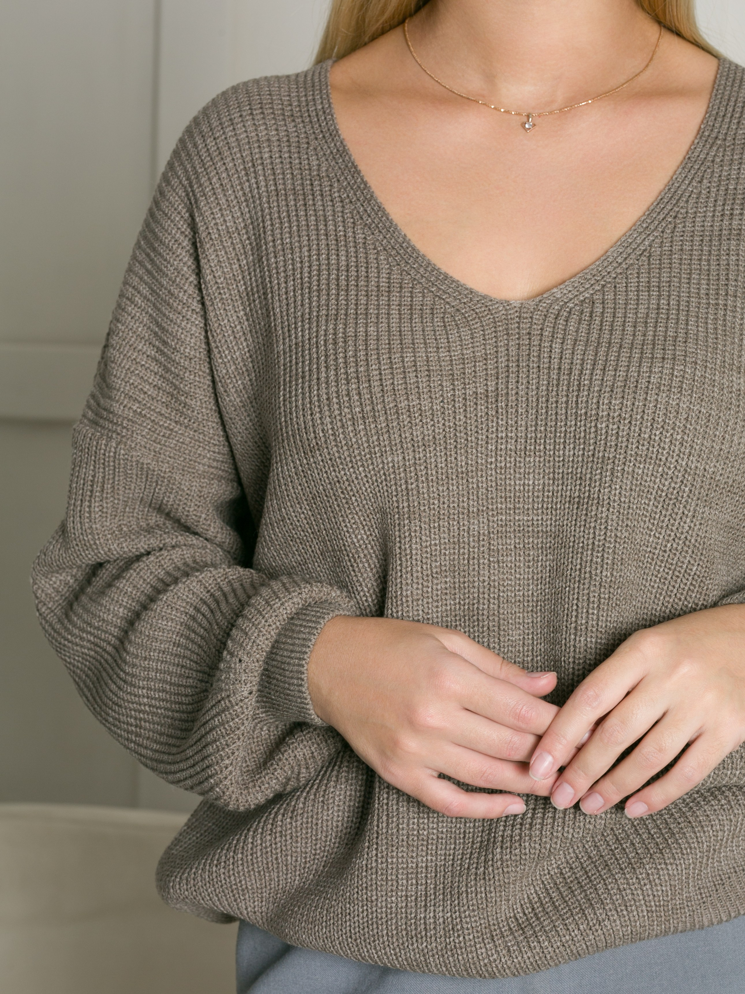 Вязанный трикотаж для маркетплейсов. Предметная, рекламная фотосъёмка в Орле. Предметный фотограф в Орле