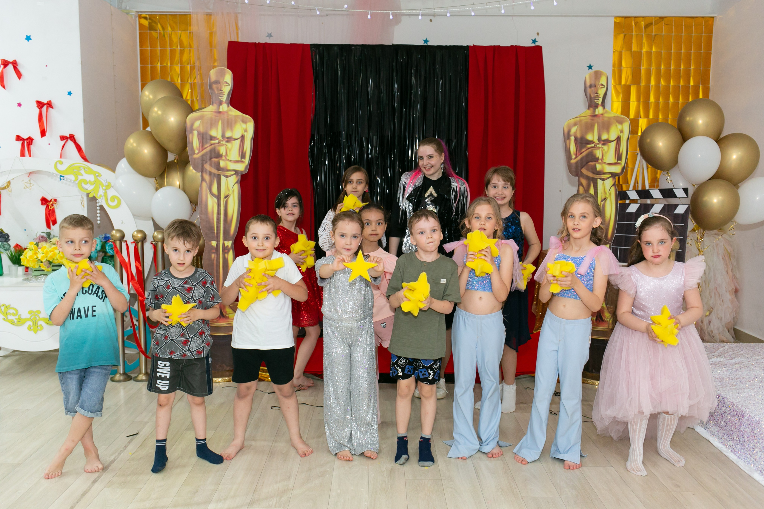 Выпускные и Утренники. Фотограф новорожденных и семейный фотограф НСО г. Бердск Марина Львова