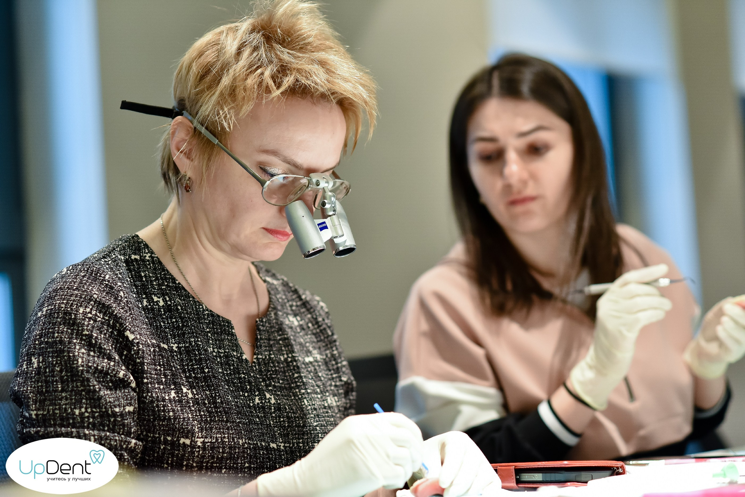 Курсы и тренинги. Анастасия Петрович фотограф, фотокорреспондент в Москве и Санкт-Петербурге. Фотосъёмка репортажа, мероприятия, корпоративная съёмка, контент