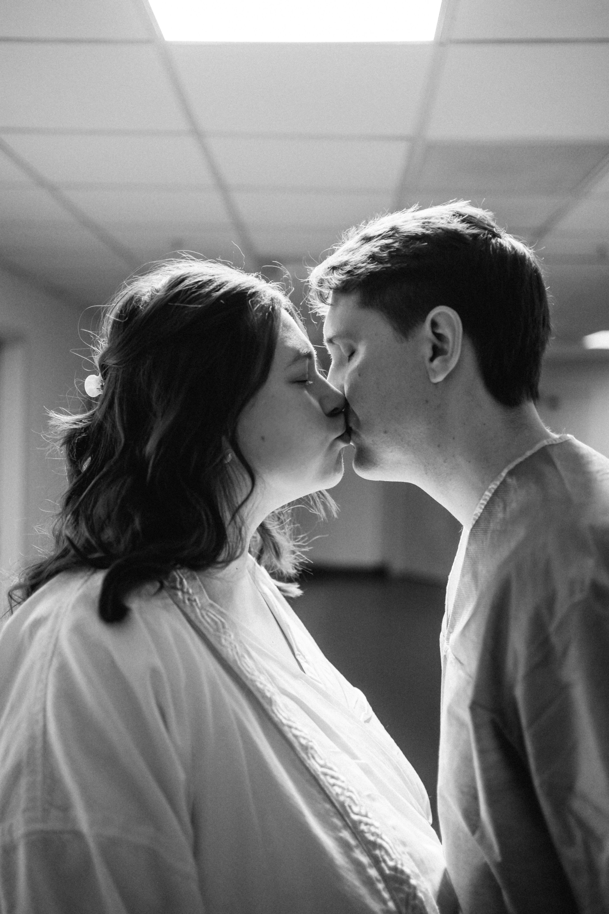 Съемка родов ЧБ. Фотограф и видеограф на роды в Москве Подшивалова Полина