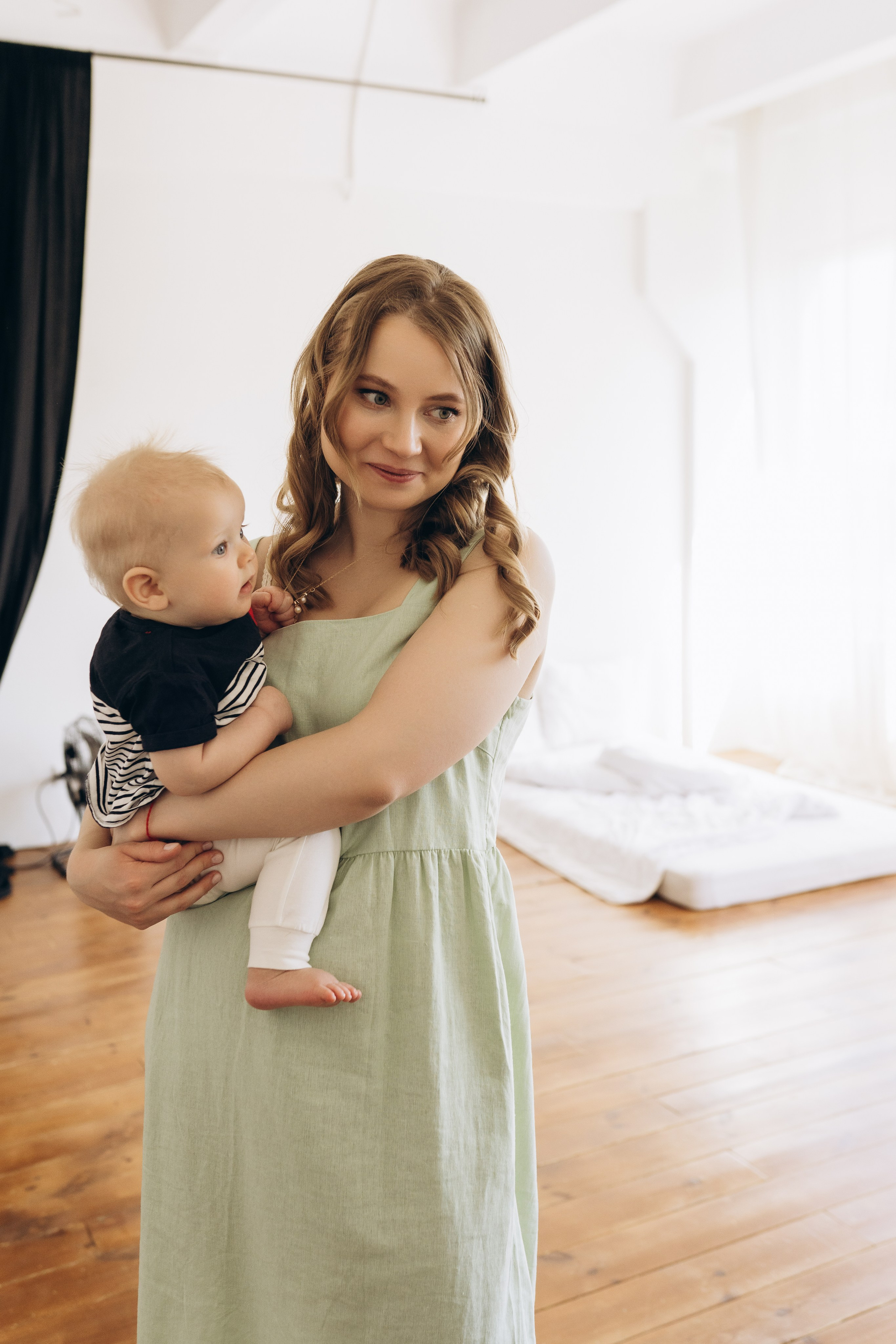 Семейная фотосессия в студии в Москве, семейный фотограф Анна Полушина. Свадебный фотограф в Москве Анна Полушина