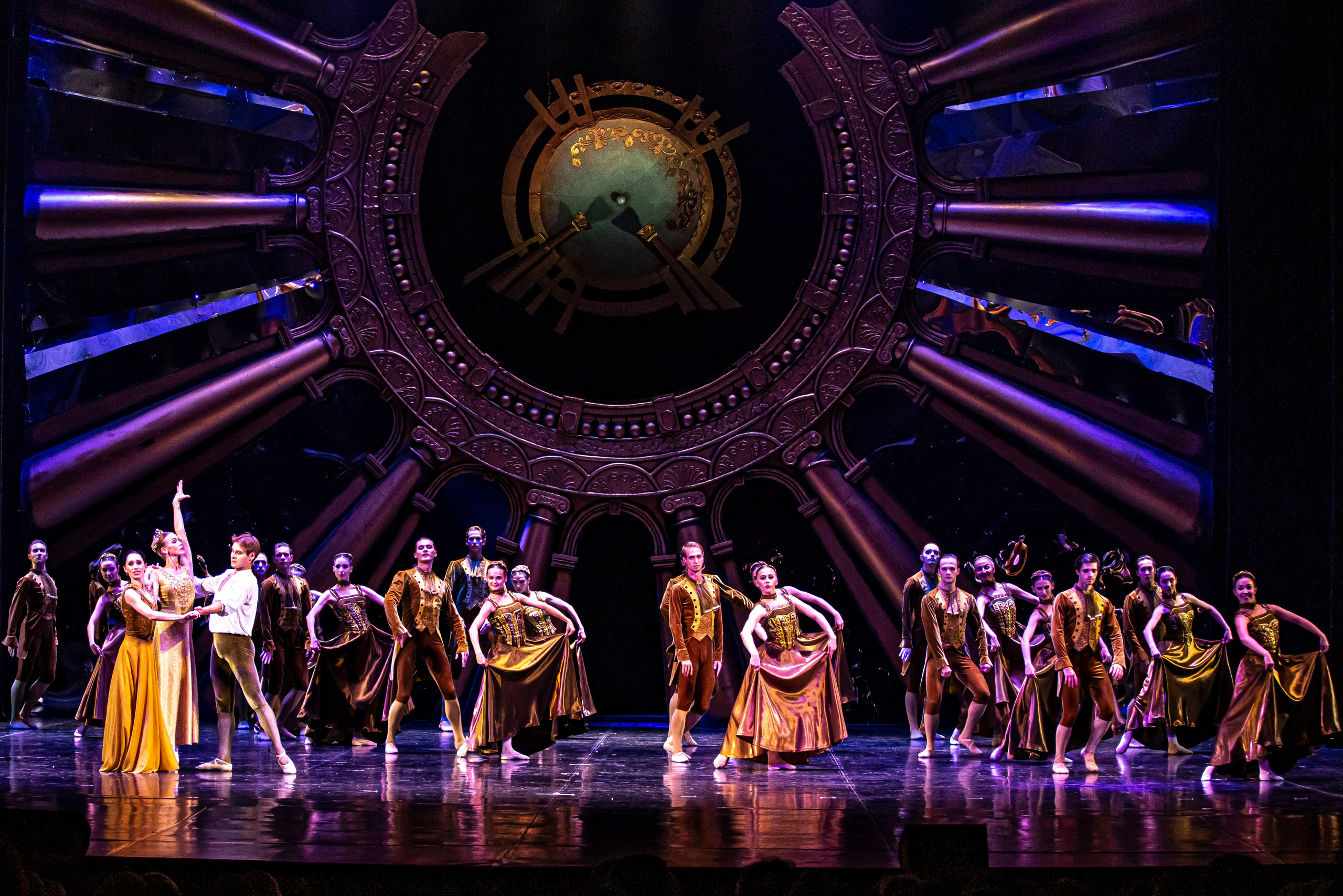 Русский Гамлет спектакль премьера Марийского театра оперы и балета в Зимнем театре г. Сочи. Фотограф в Сочи Юрий Шептаев