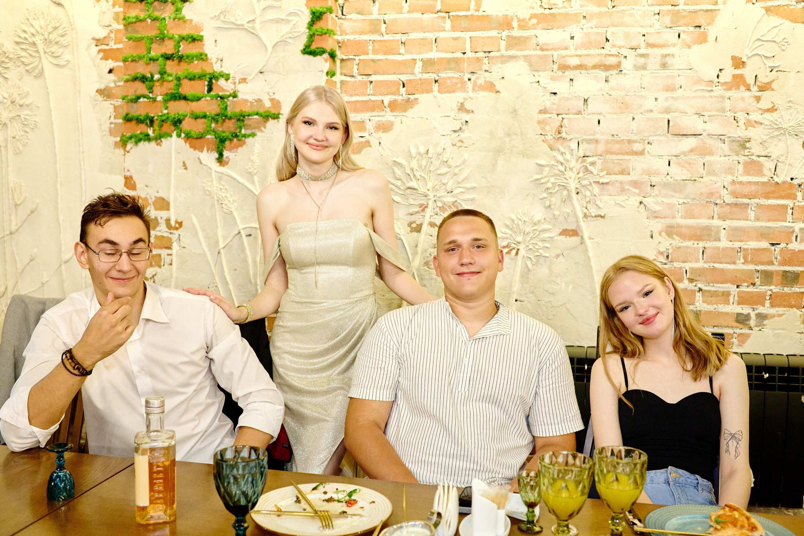 Выпускной 35 Сош. Фотограф Выпускные альбомы Таганрог Сергей Коробченко