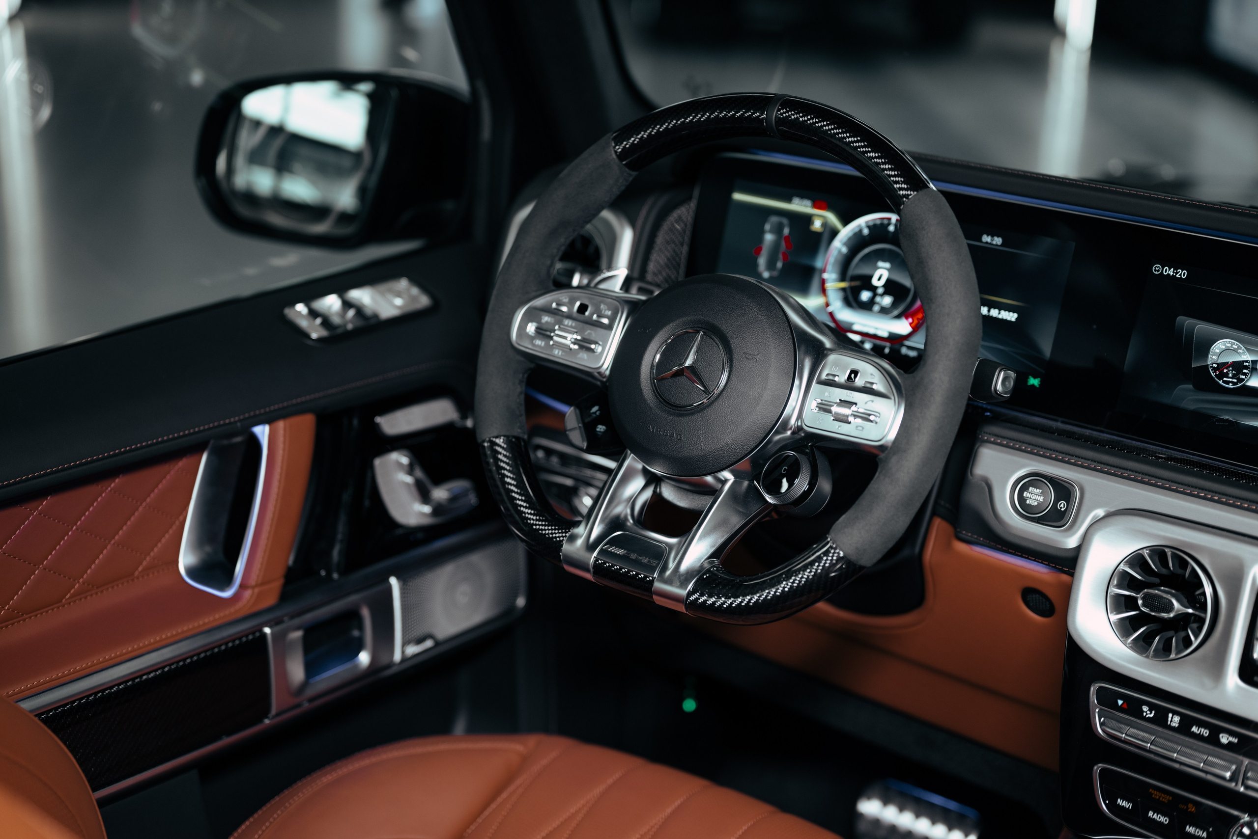 Mercedes G63 Gold. DeLorein