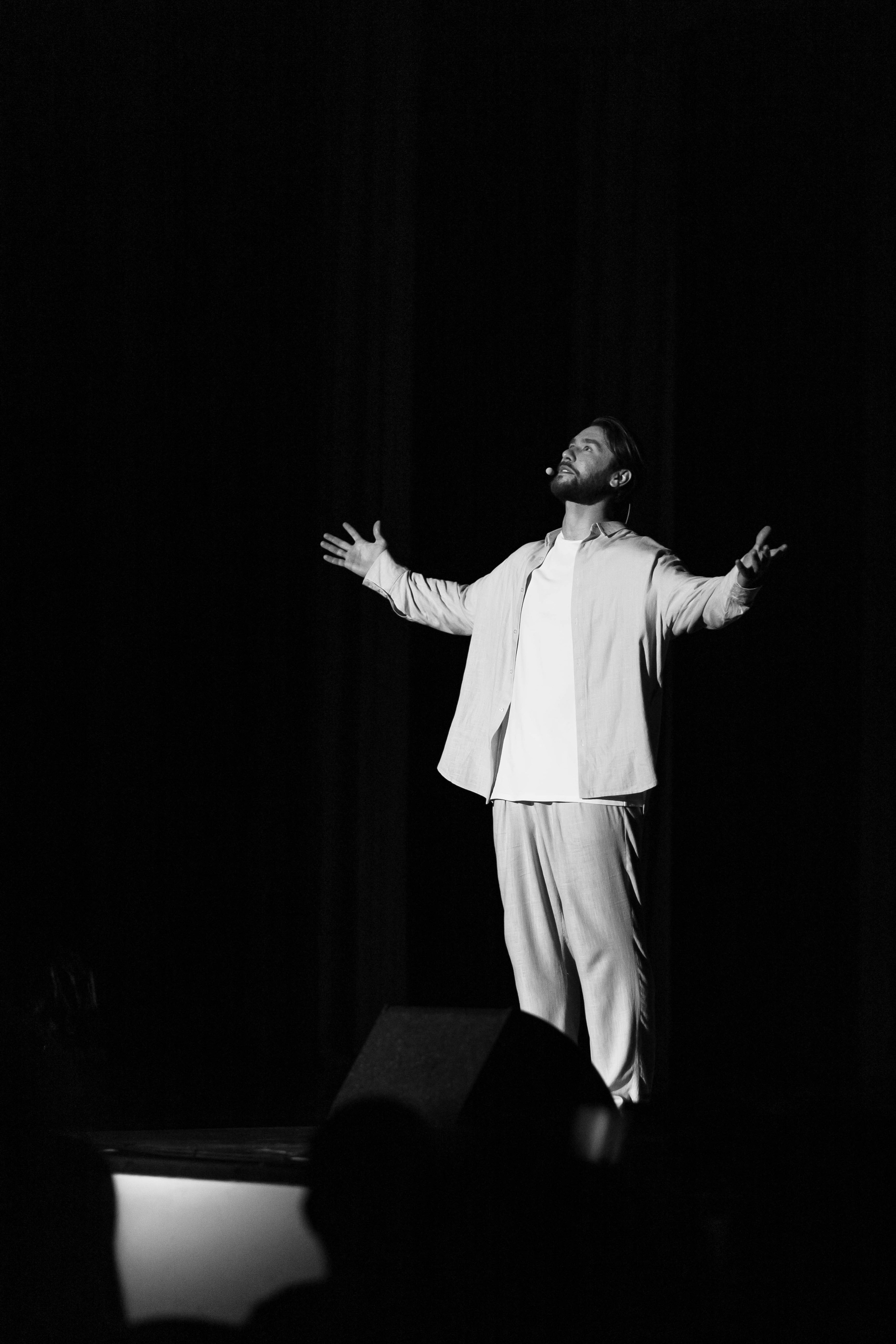 НИТЬЯ " В объятьях неба». Женский фотограф в Оренбурге Ирина Заводчикова