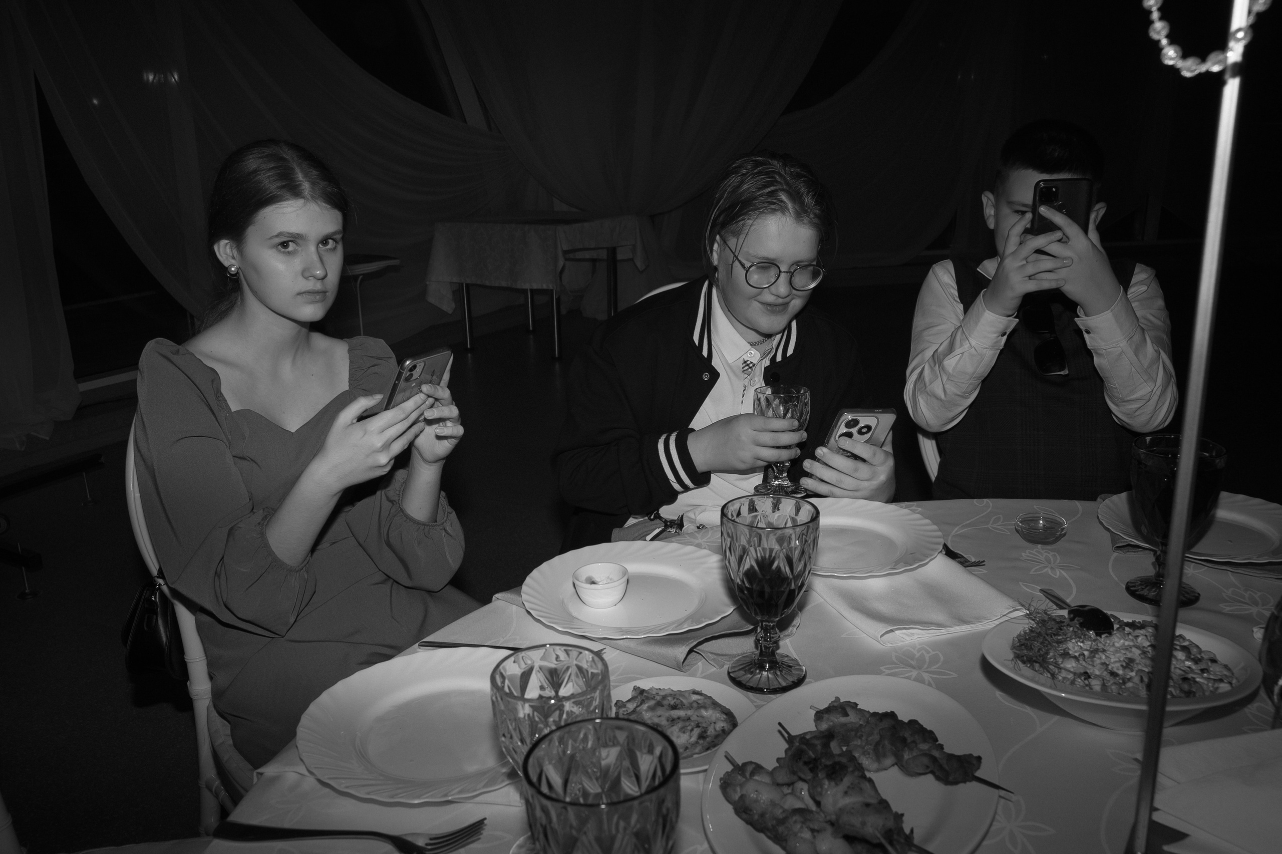 Женя & Марина, Загородная Свадьба на берегу озера. Свадебный фотограф Тюмень Анастасия Битная