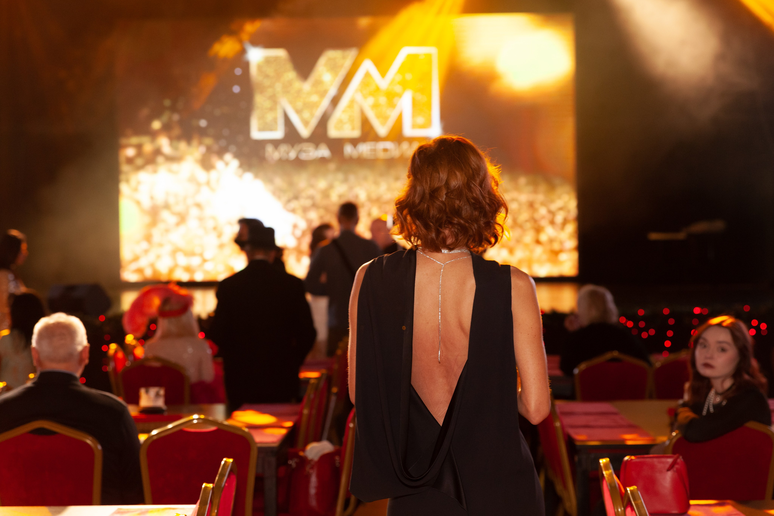 Премьера фильма «Праздничный звездец» от МУЗА МЕДИА. Портретный фотограф в СПб Ирина Маринина