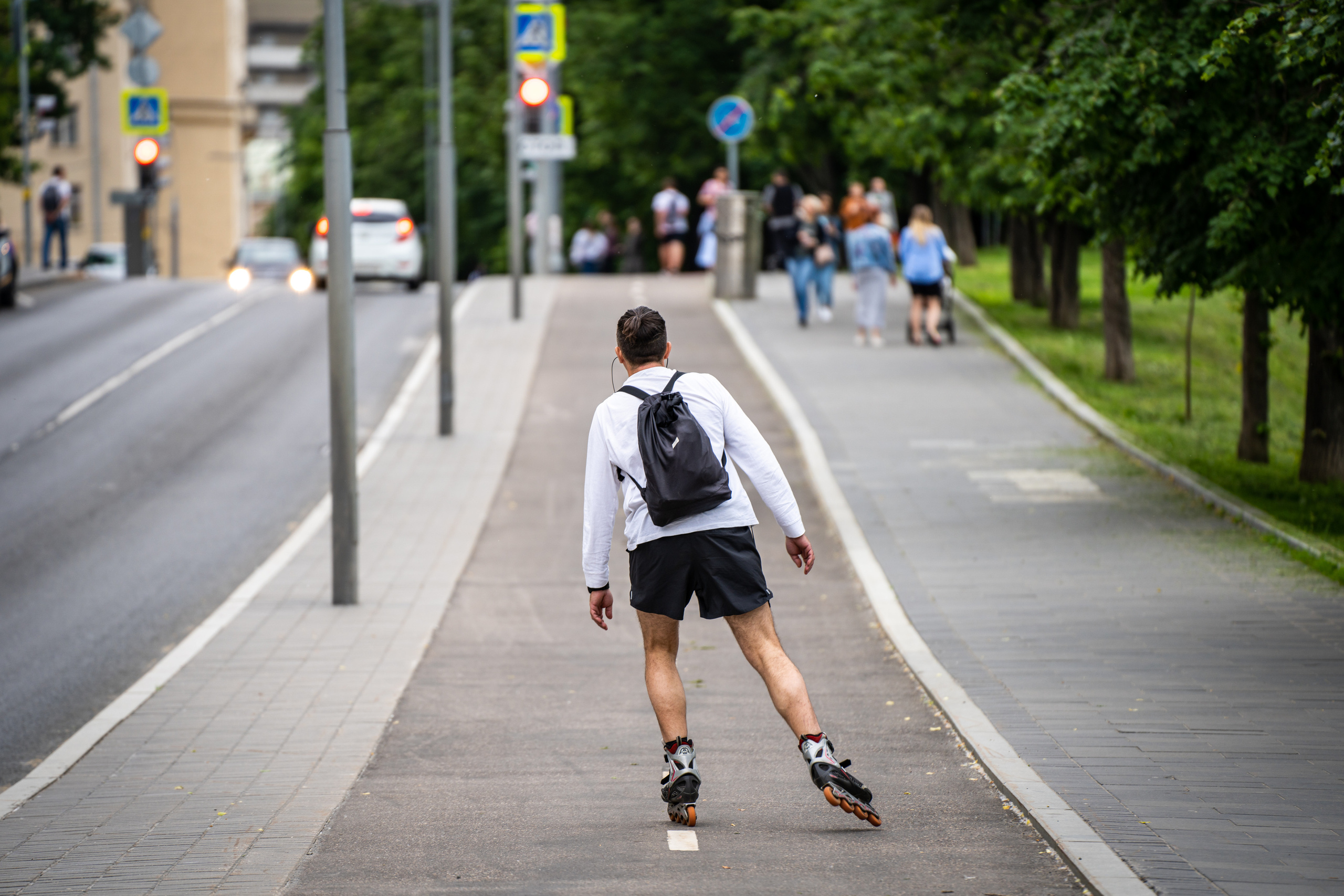 На роликовых коньках у Новодевичьего монастыря