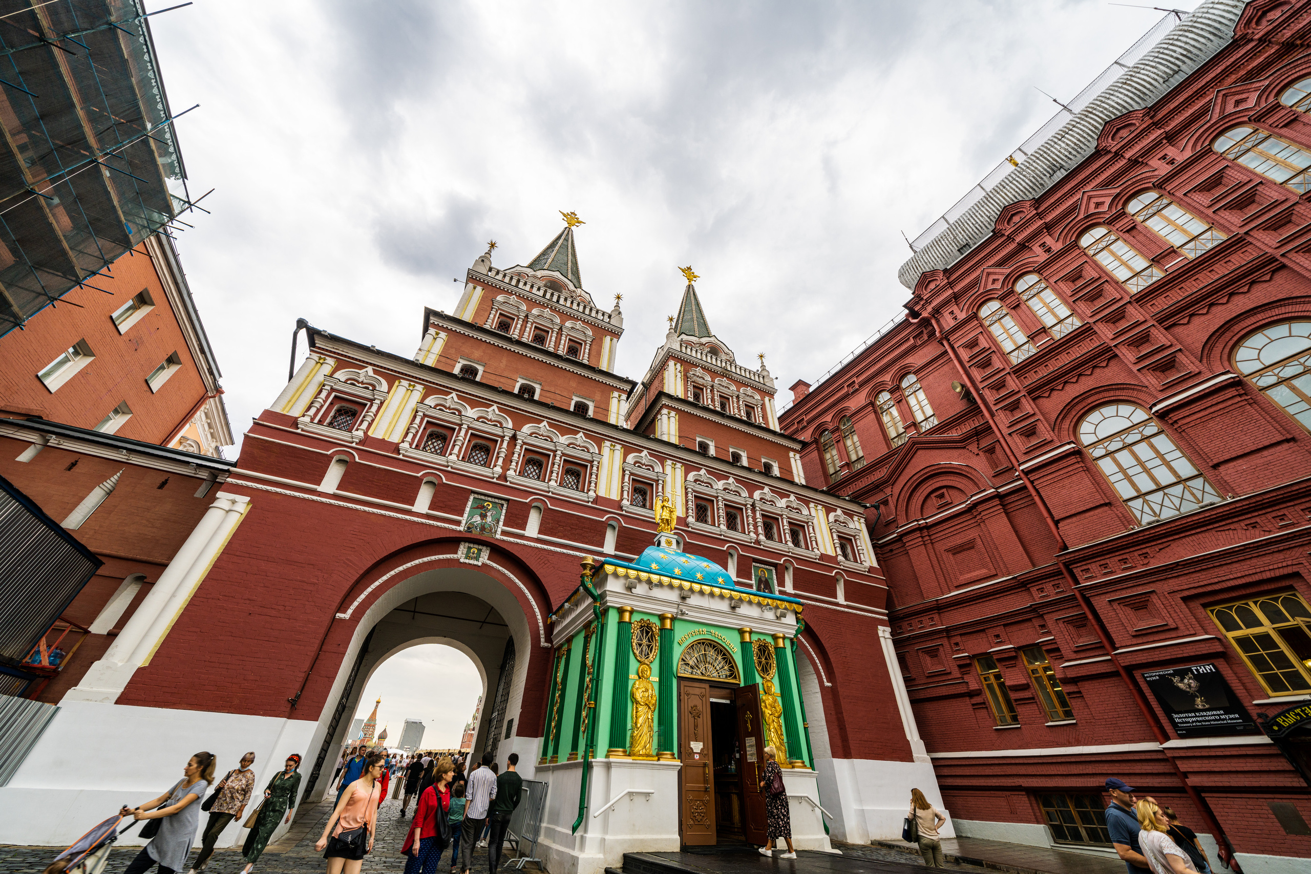 Воскресенские ворота на Красной площади в Москве