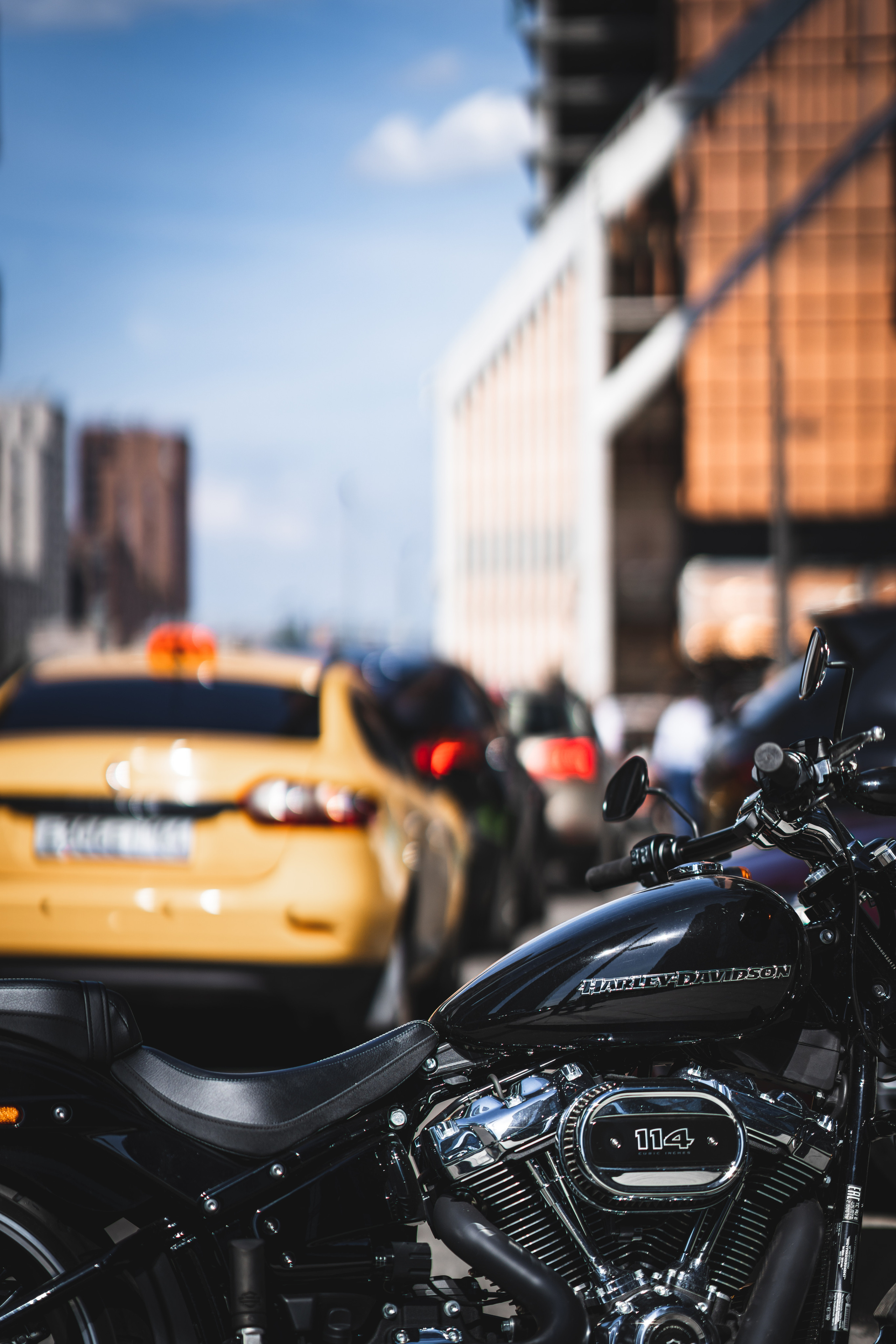 Мотоцикл Harley Davidson в Москва-Сити