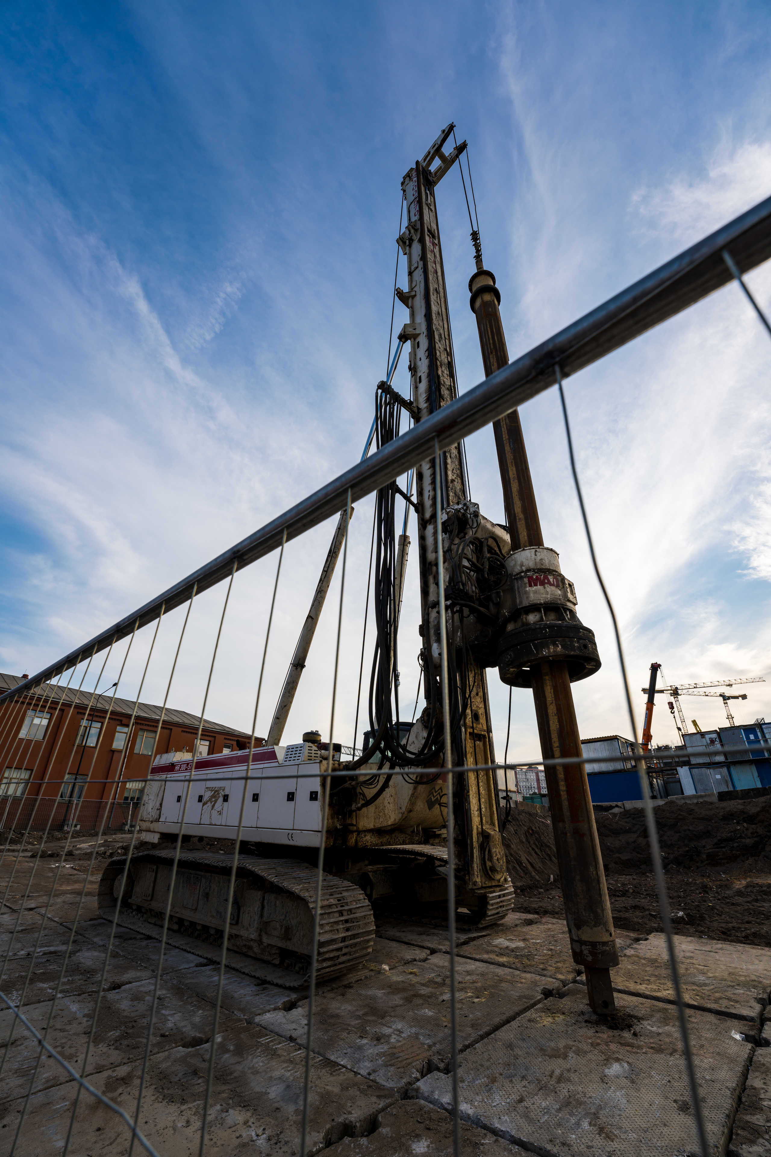 Строительные работы рядом с Армой