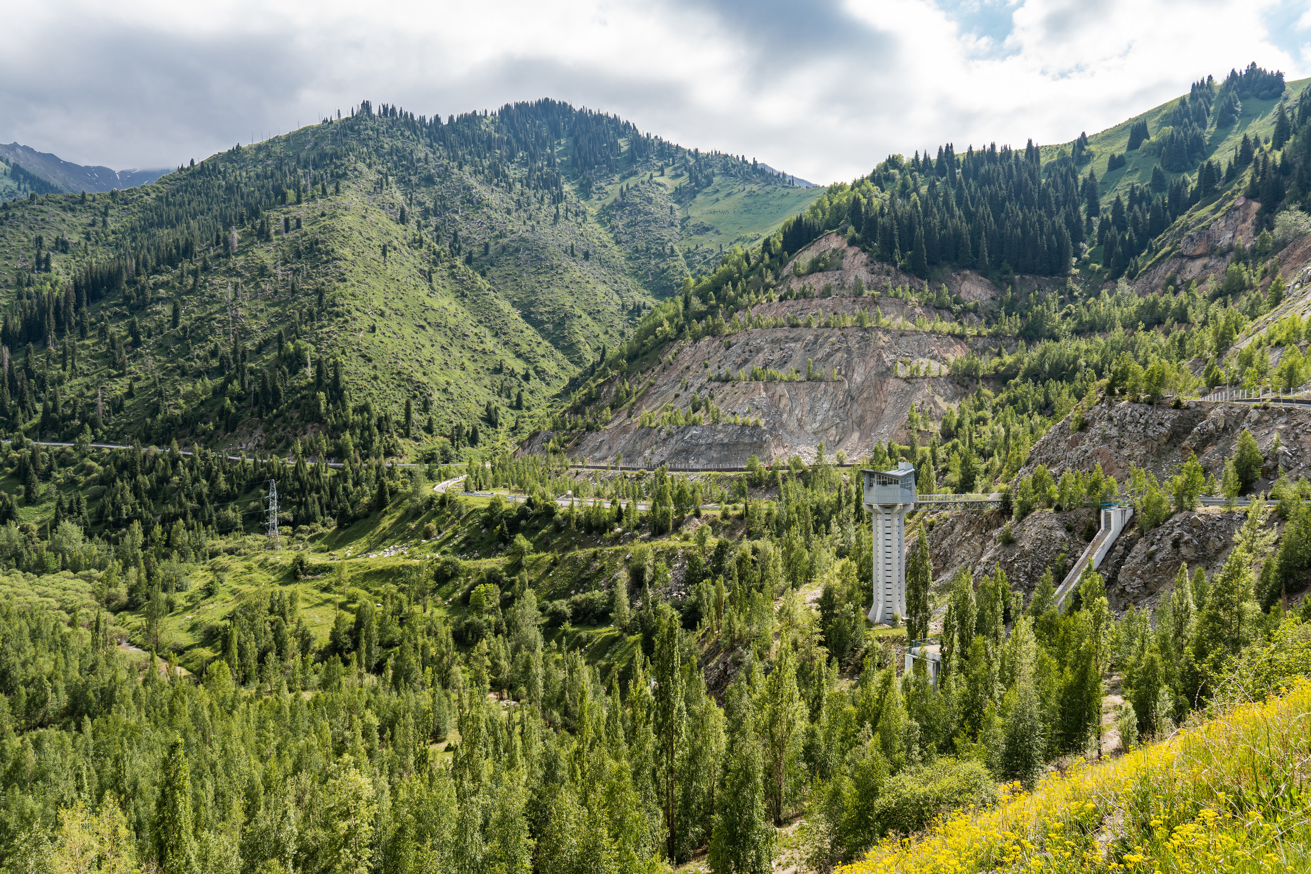 Селезащитная плотина в Алматы