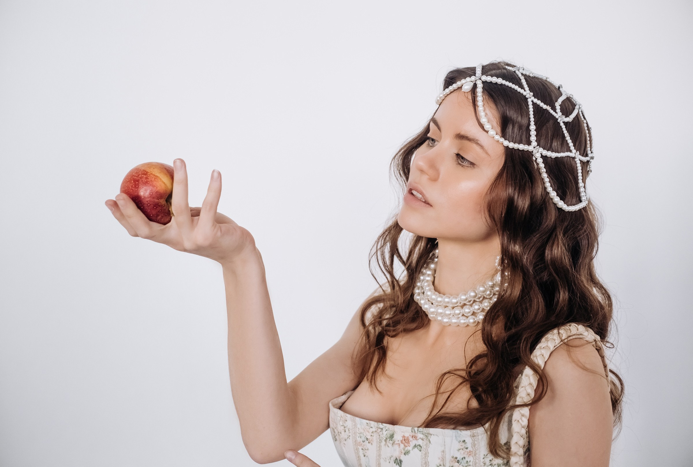 Музей. Невеста