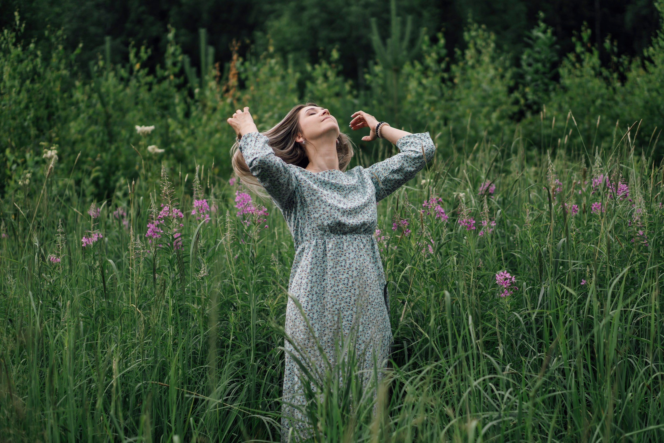 Семейная фотоссесия на природе. Свадебный фотограф в Дмитрове