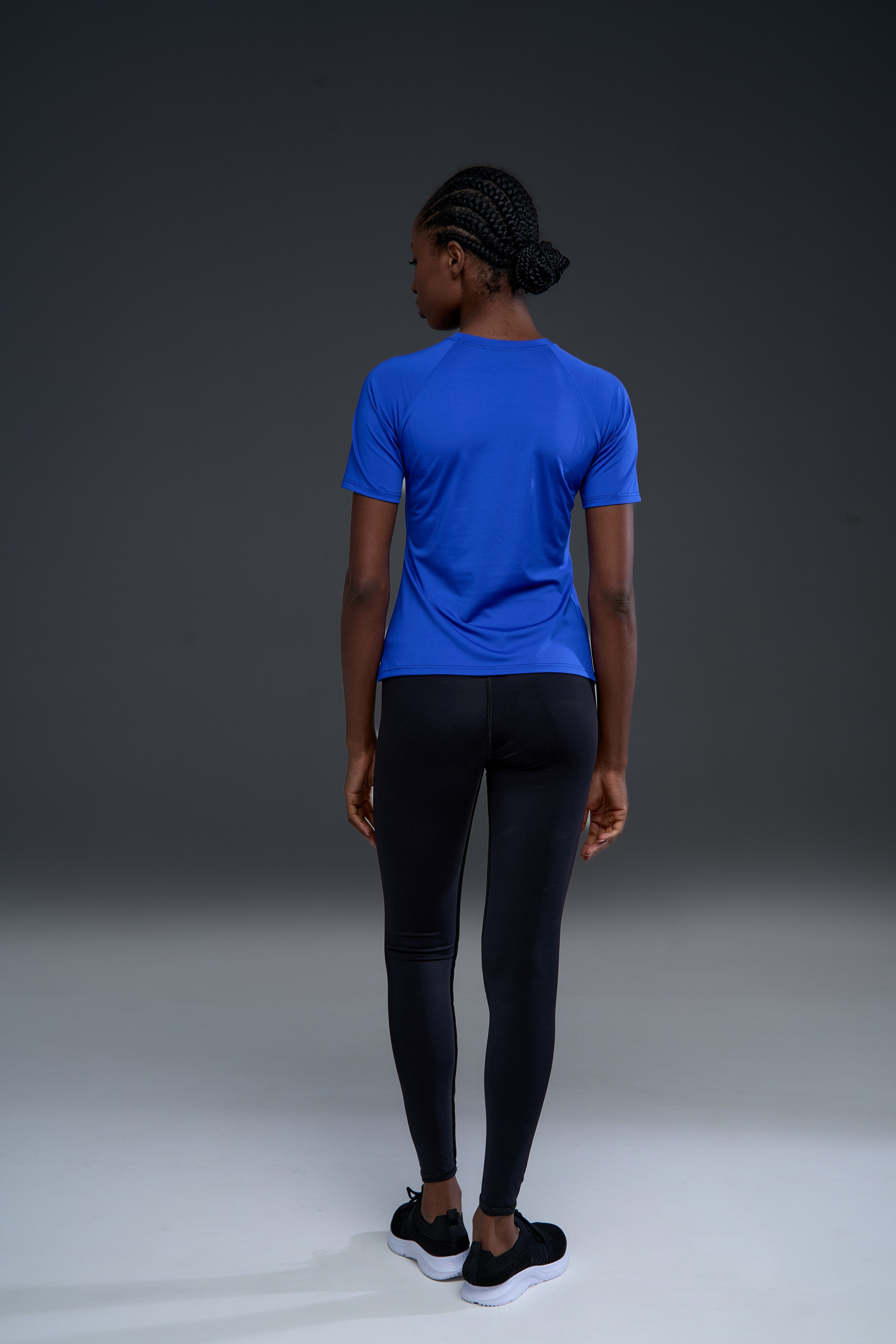 Спортивные футболки. Фотограф для маркетплейсов в Москве