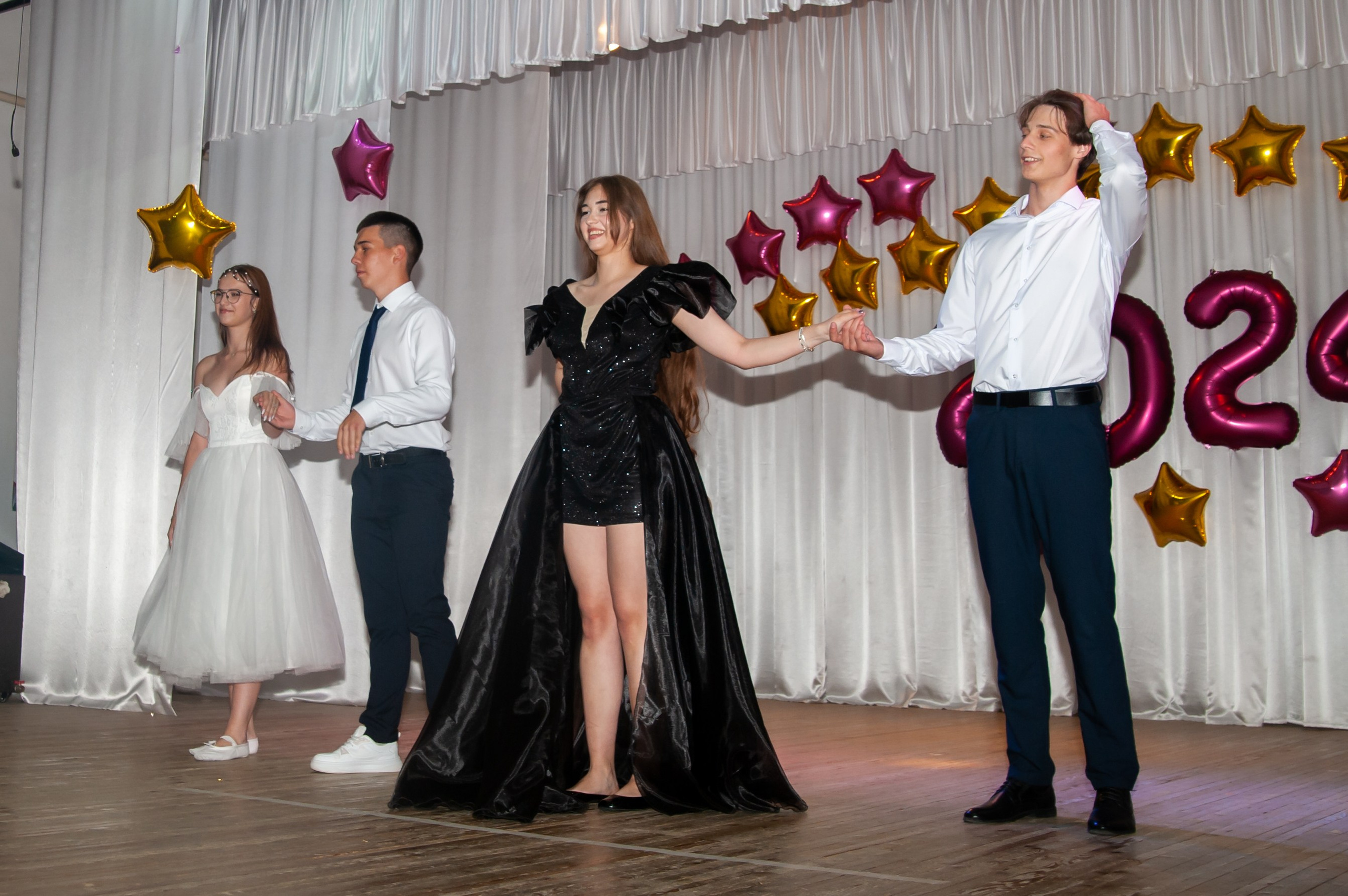 Выпускной МАОУ СОШ № 17 им. Эдуарда Есаяна. Свадебный и семейный фотограф Денис Лукьянов в Краснодаре, Краснодарском крае и Республике Крым