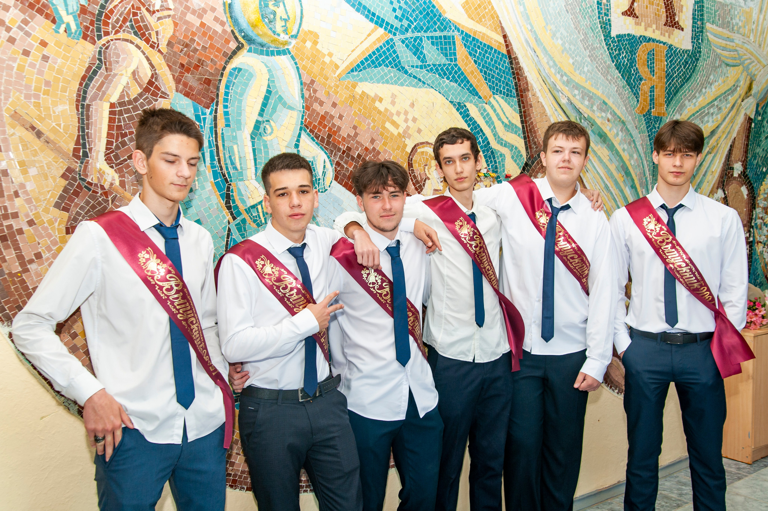 Последний Звонок МАОУ СОШ № 17 им. Эдуарда Есаяна — Архипо-Осиповка. Свадебный и семейный фотограф Денис Лукьянов в Краснодаре, Краснодарском крае и Республике Крым