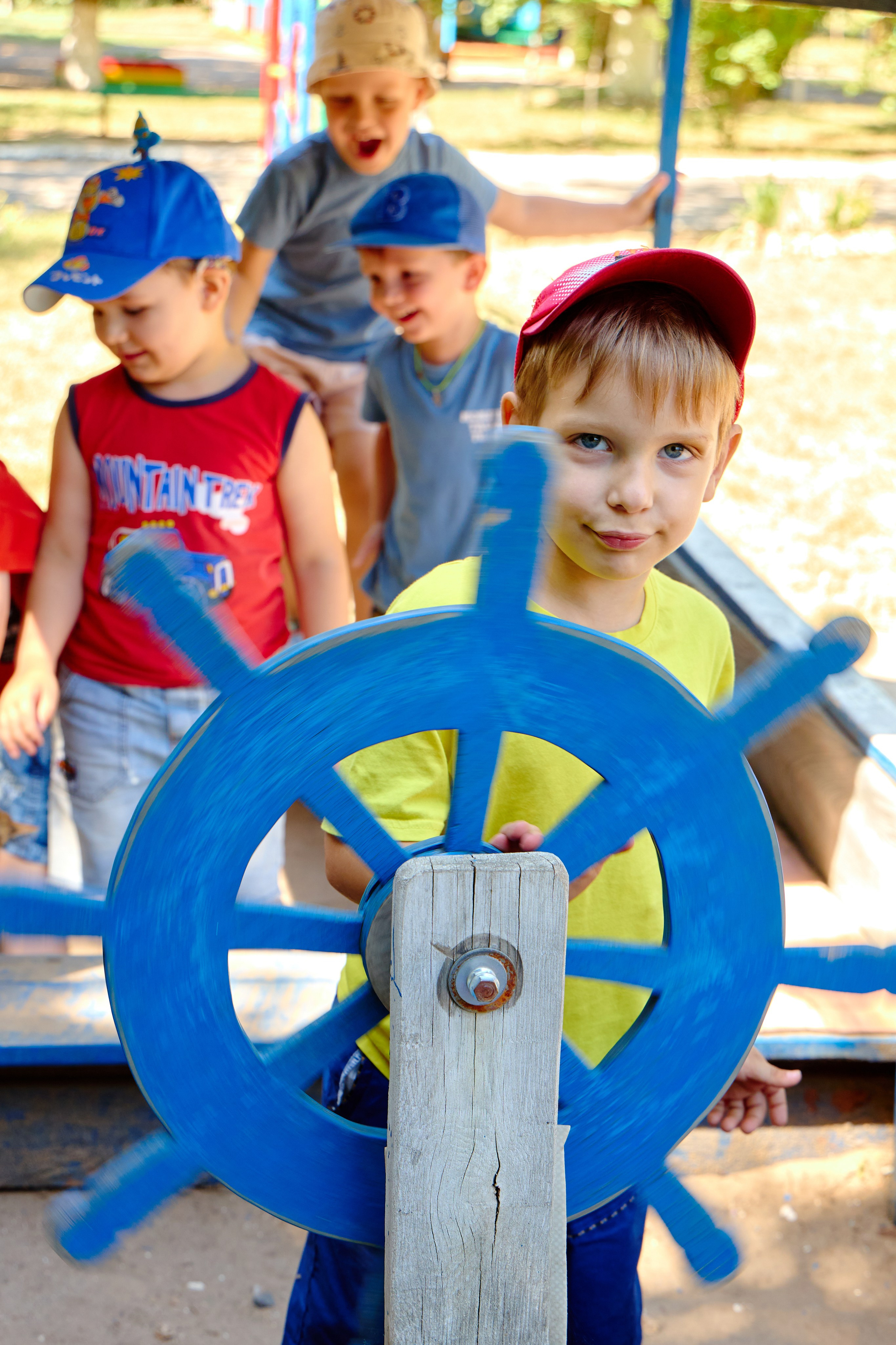 Пример летней съёмки в детском саду № 92 младшая группа Ромашки. Фотограф Выпускные альбомы Таганрог Сергей Коробченко