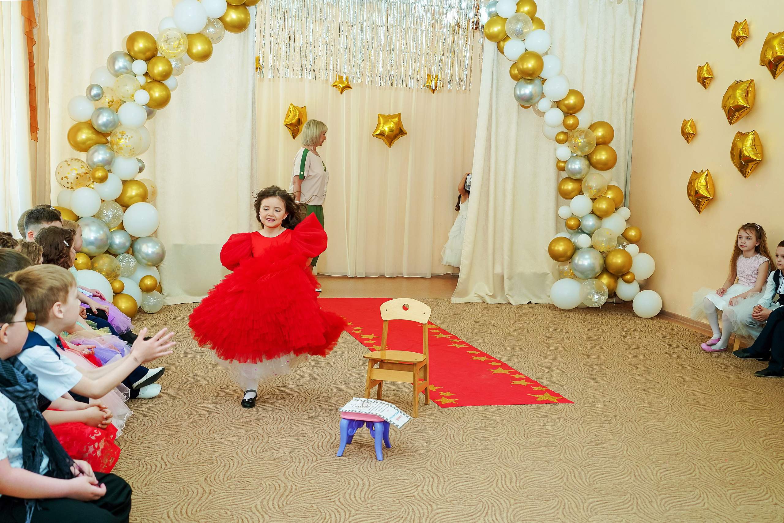 Фотосъемка видеосъёмка фотограф видеооператор новогодних утренников  в. Фотограф, видеооператор Нина Коршунова