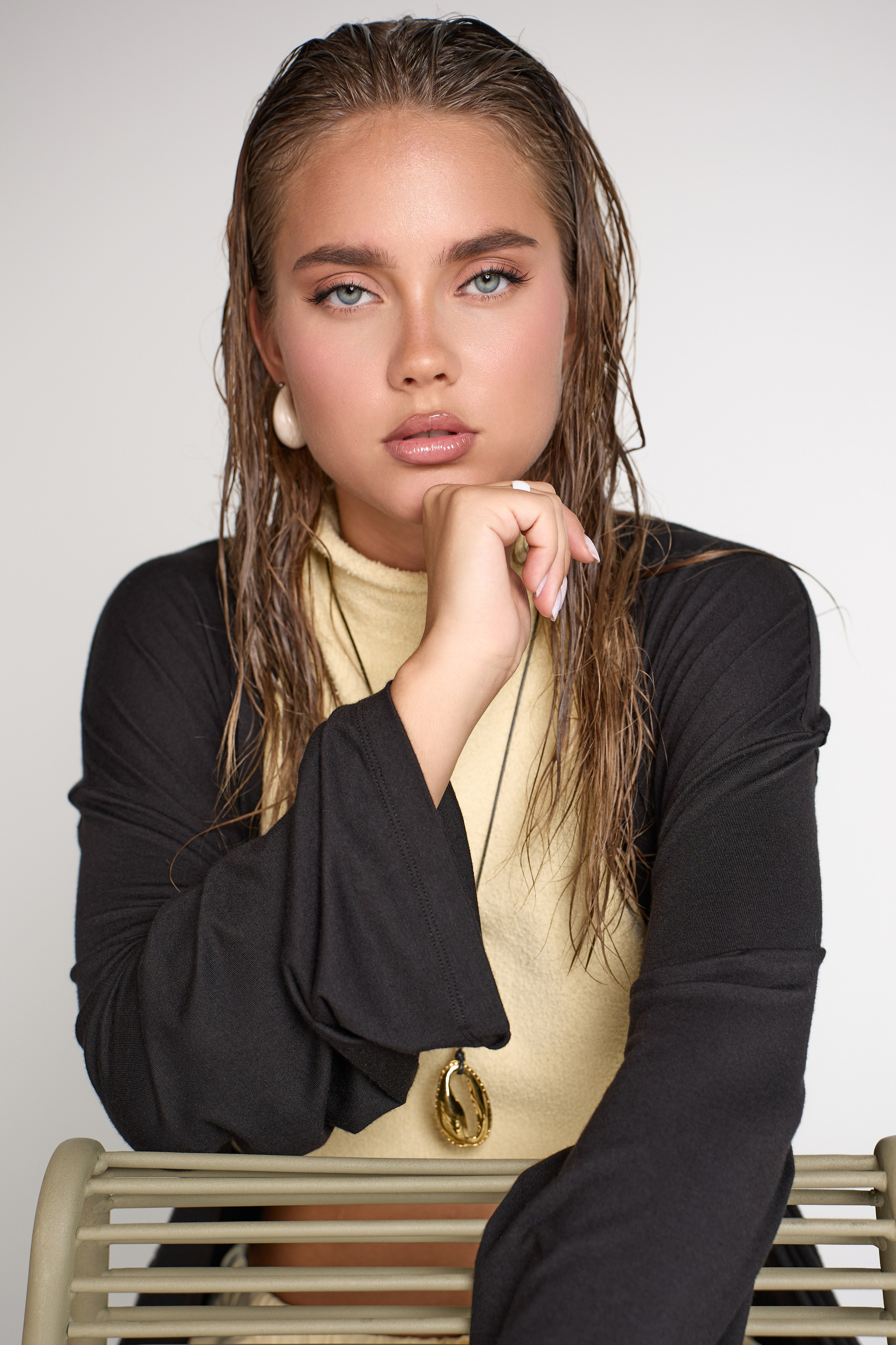 Ты в студии. Вита Овчинникова. Фотограф в Новосибирске. Снимаю женские портреты, контент для блогеров и брендов